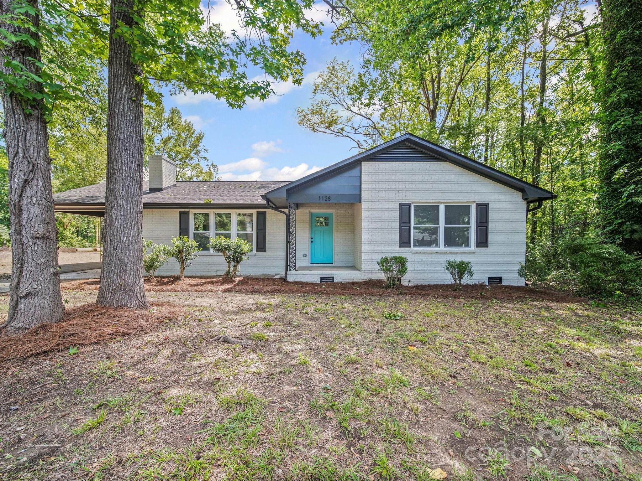 1128 Grady Street Property Photo 1