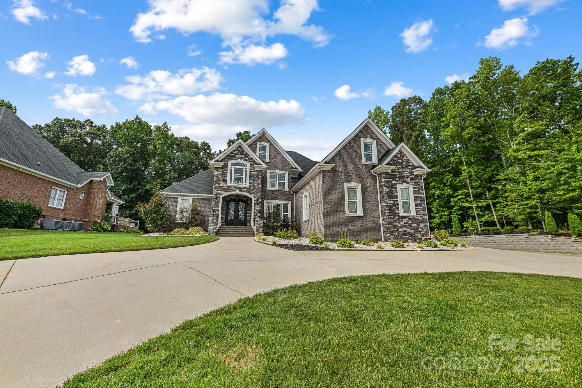 531 Coman Lane Property Photo 1