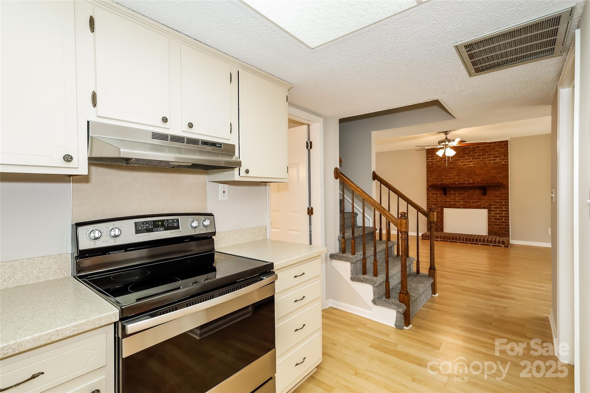 8749 Rittenhouse Circle Property Photo 6