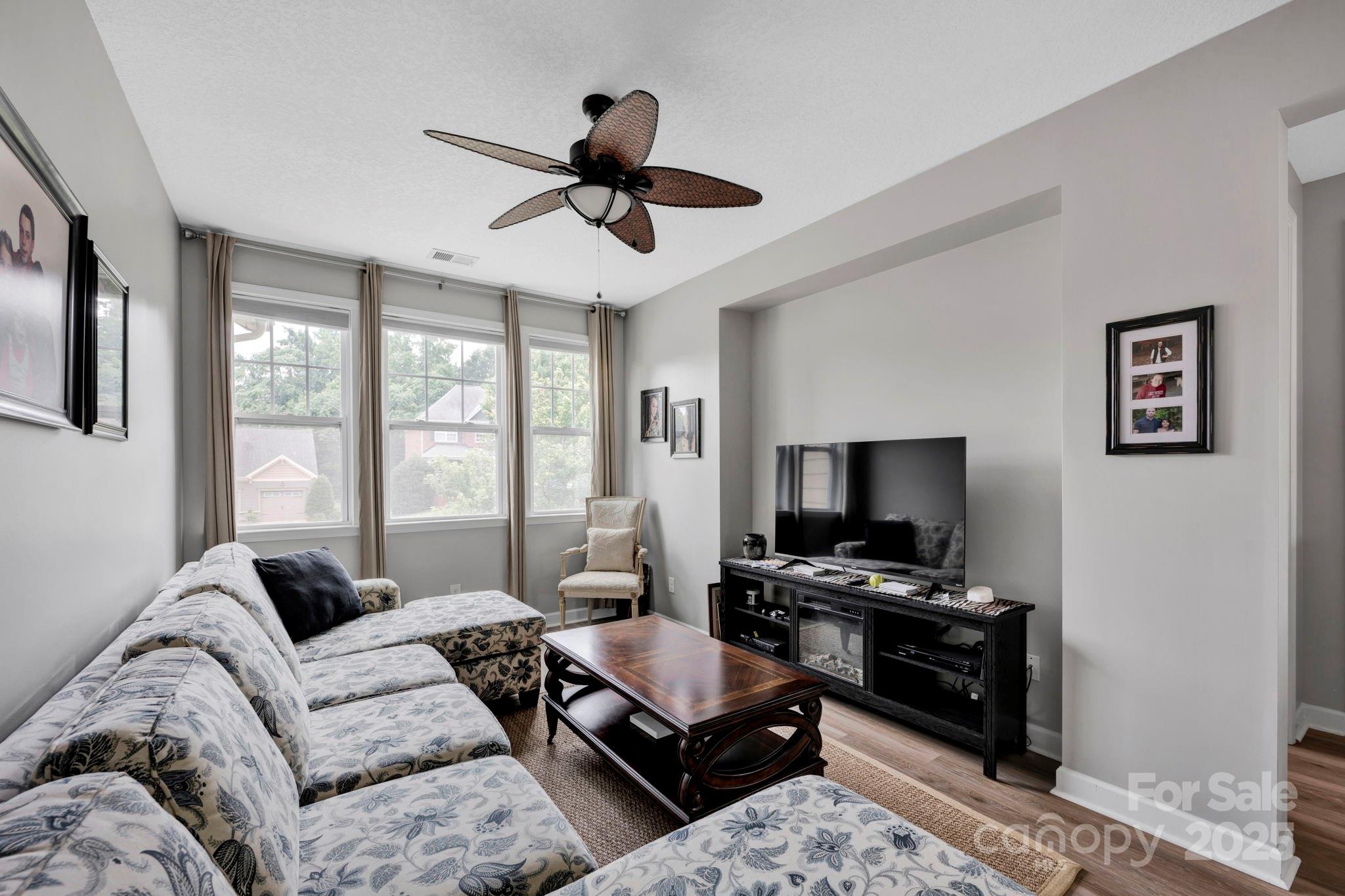 1066 Shelly Woods Drive Property Photo 25