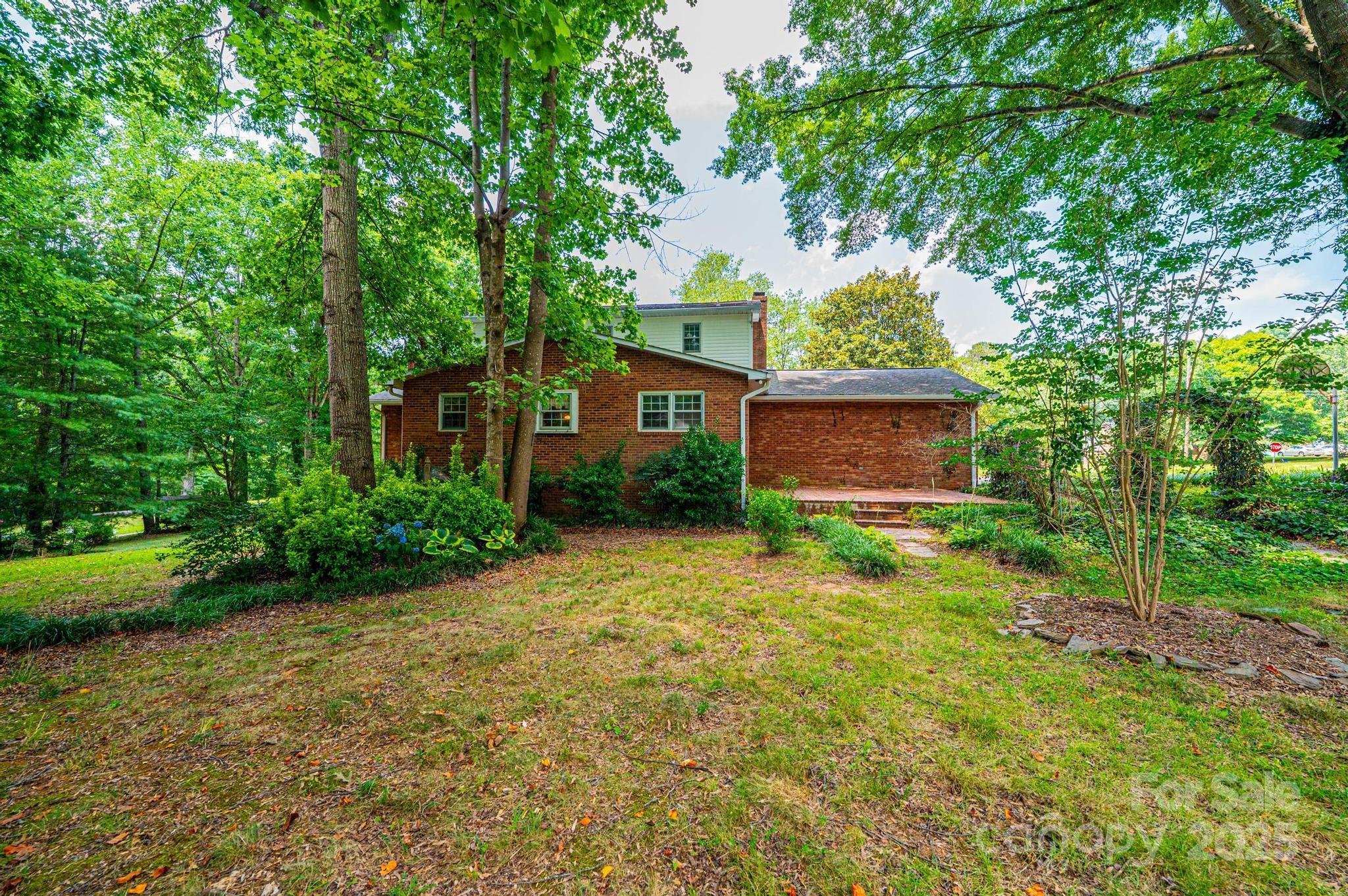 3781 Dover Street Property Photo 6