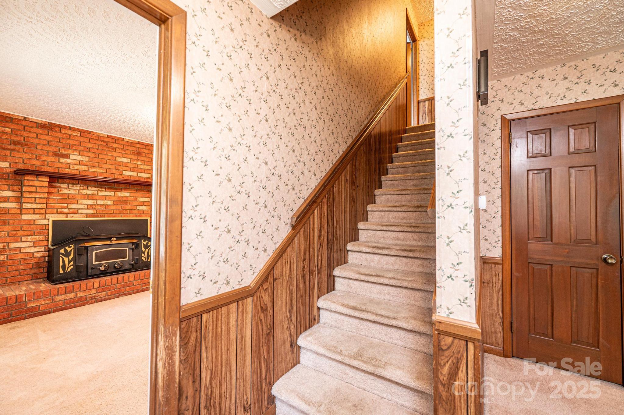 3781 Dover Street Property Photo 7