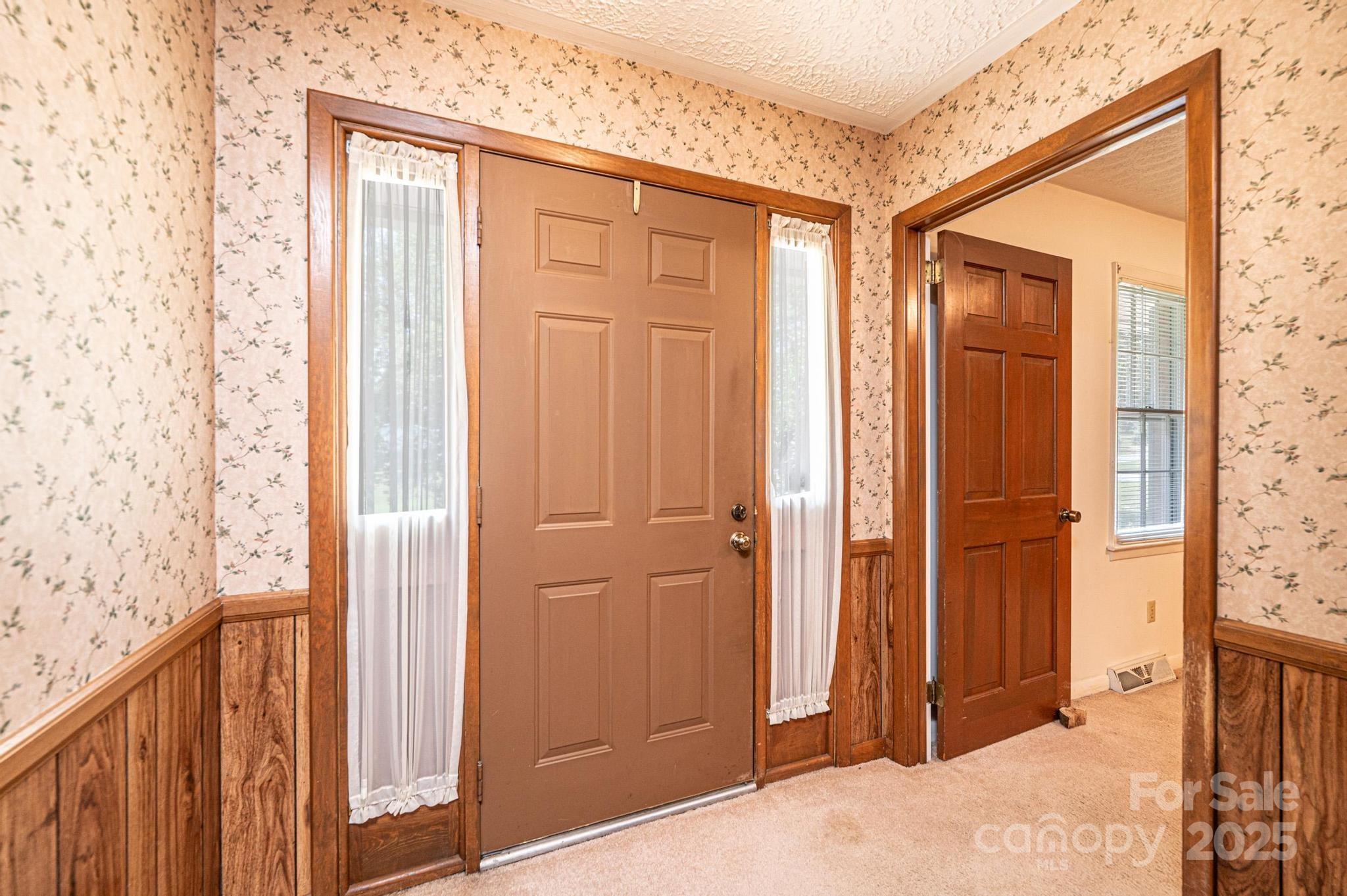 3781 Dover Street Property Photo 8