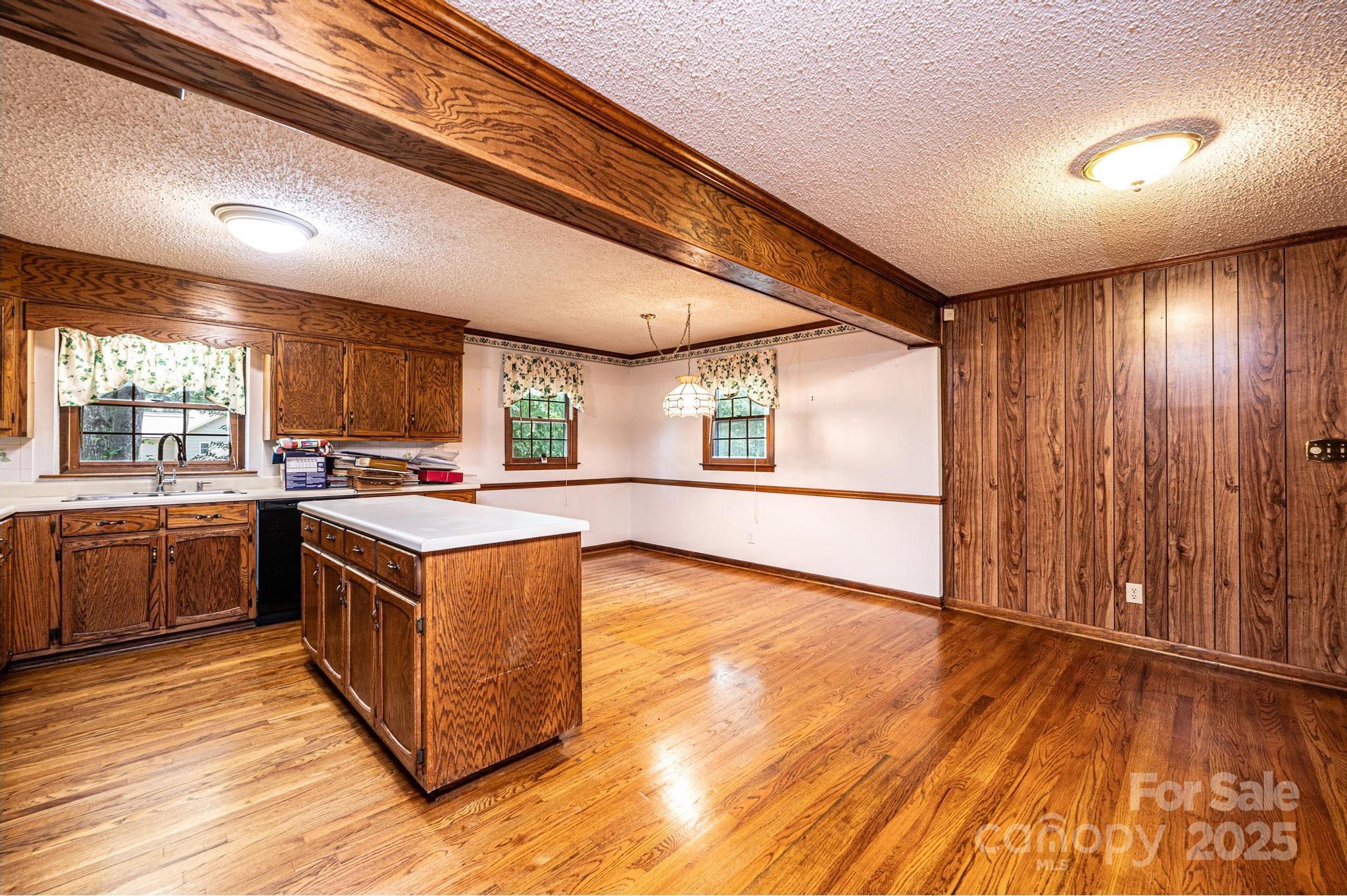3781 Dover Street Property Photo 16