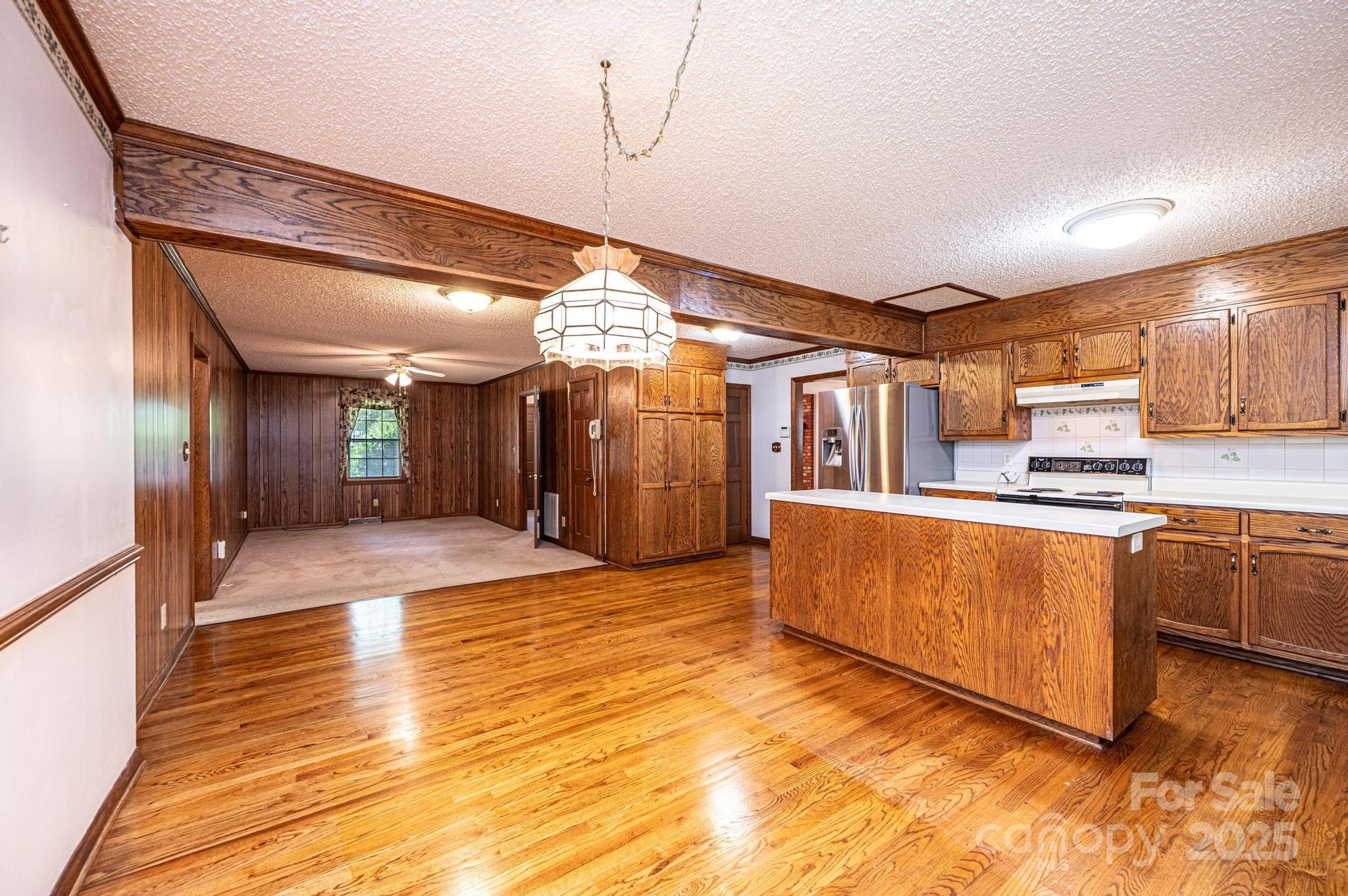 3781 Dover Street Property Photo 19