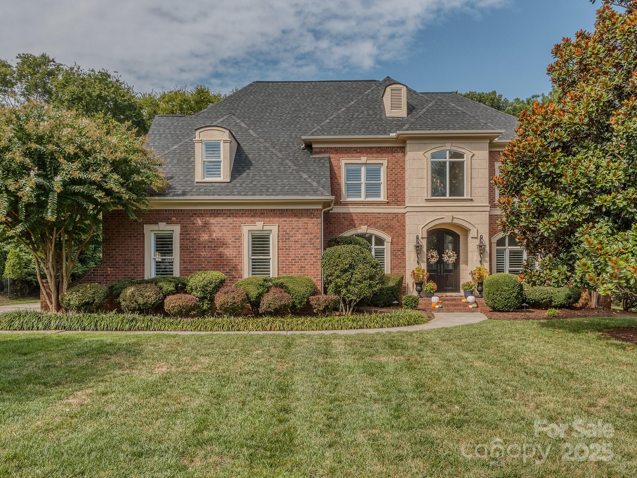 102 Montrose Drive Property Photo 2