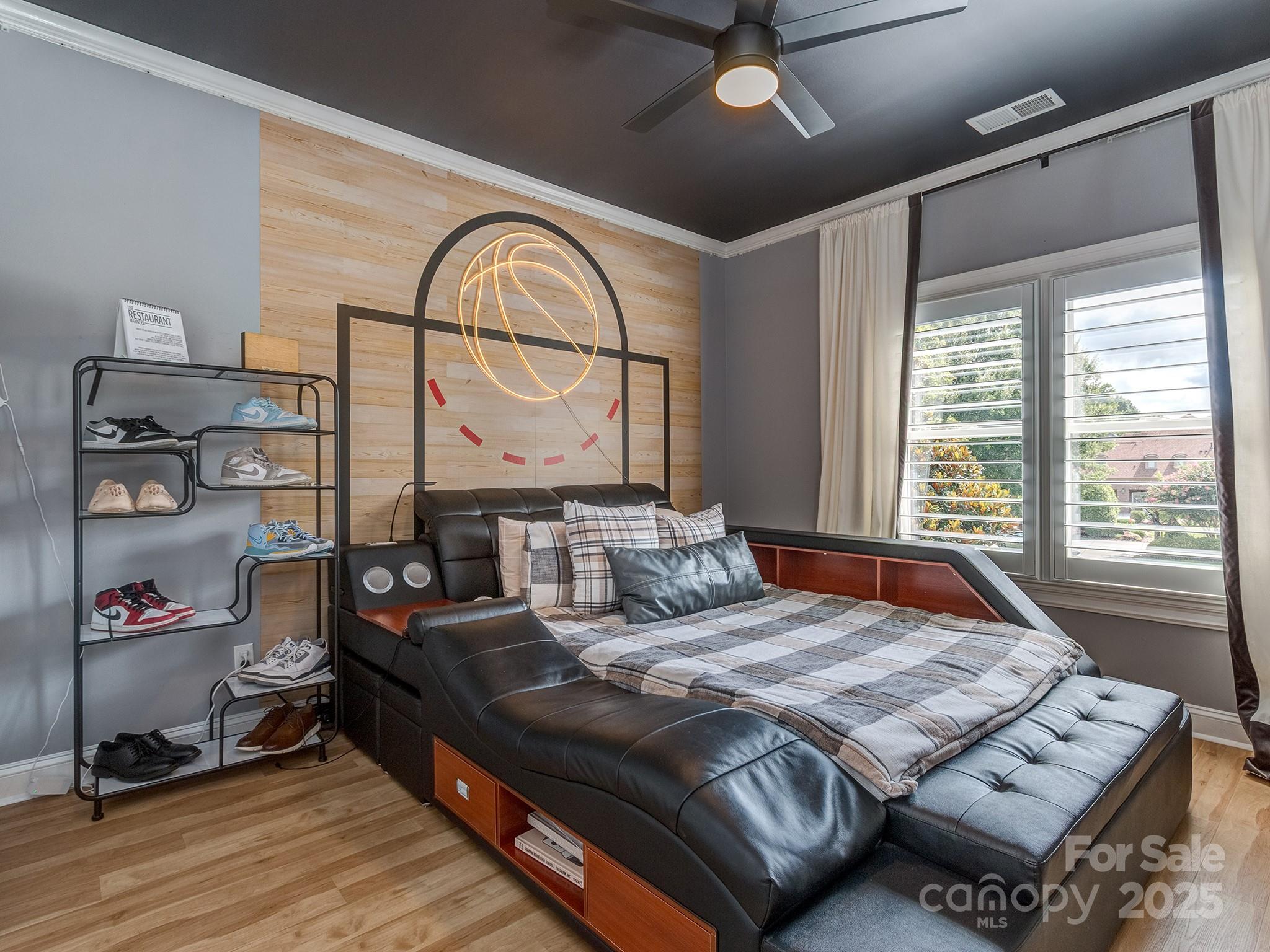 102 Montrose Drive Property Photo 21