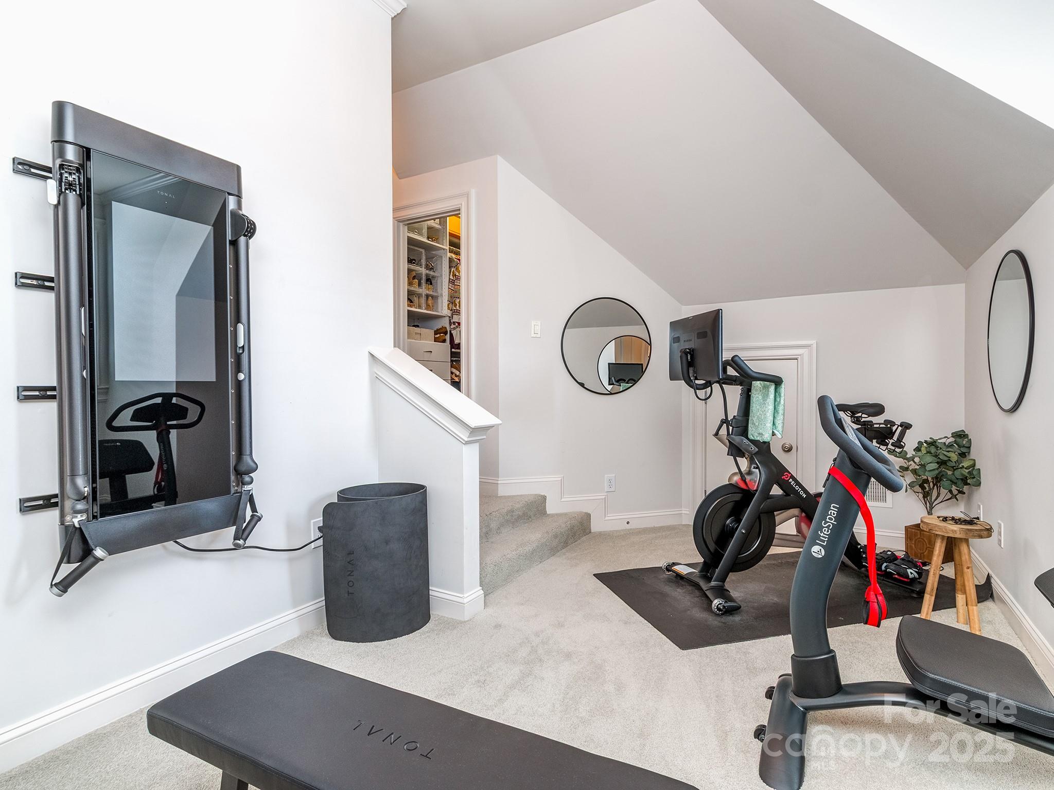 102 Montrose Drive Property Photo 27