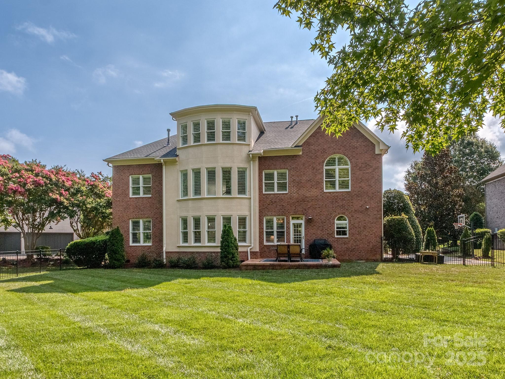 102 Montrose Drive Property Photo 36