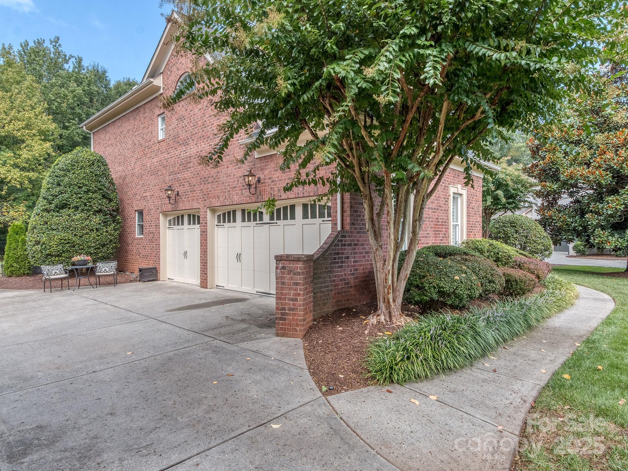 102 Montrose Drive Property Photo 38