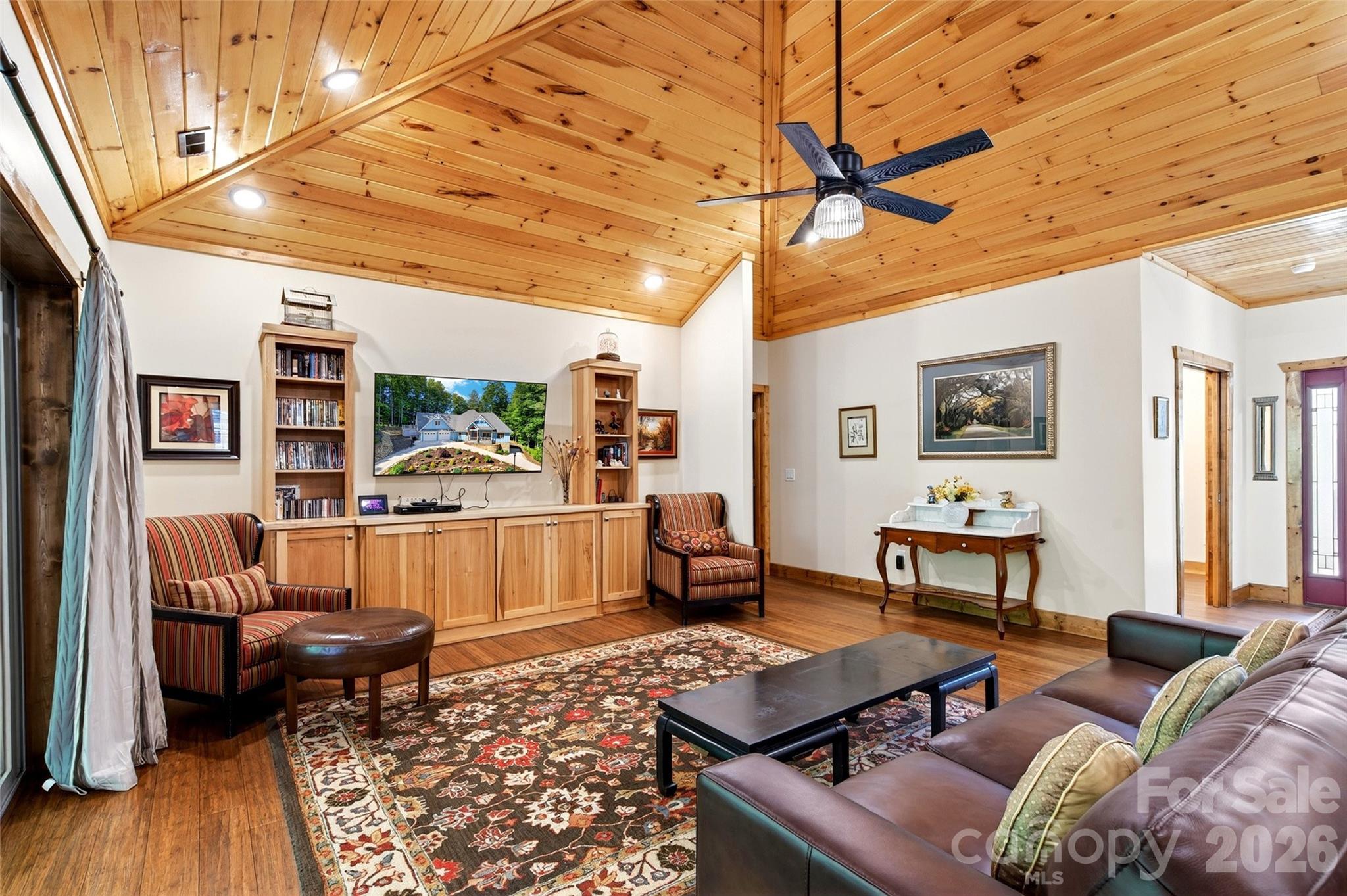 225 Henrys Glen Drive Property Photo 10
