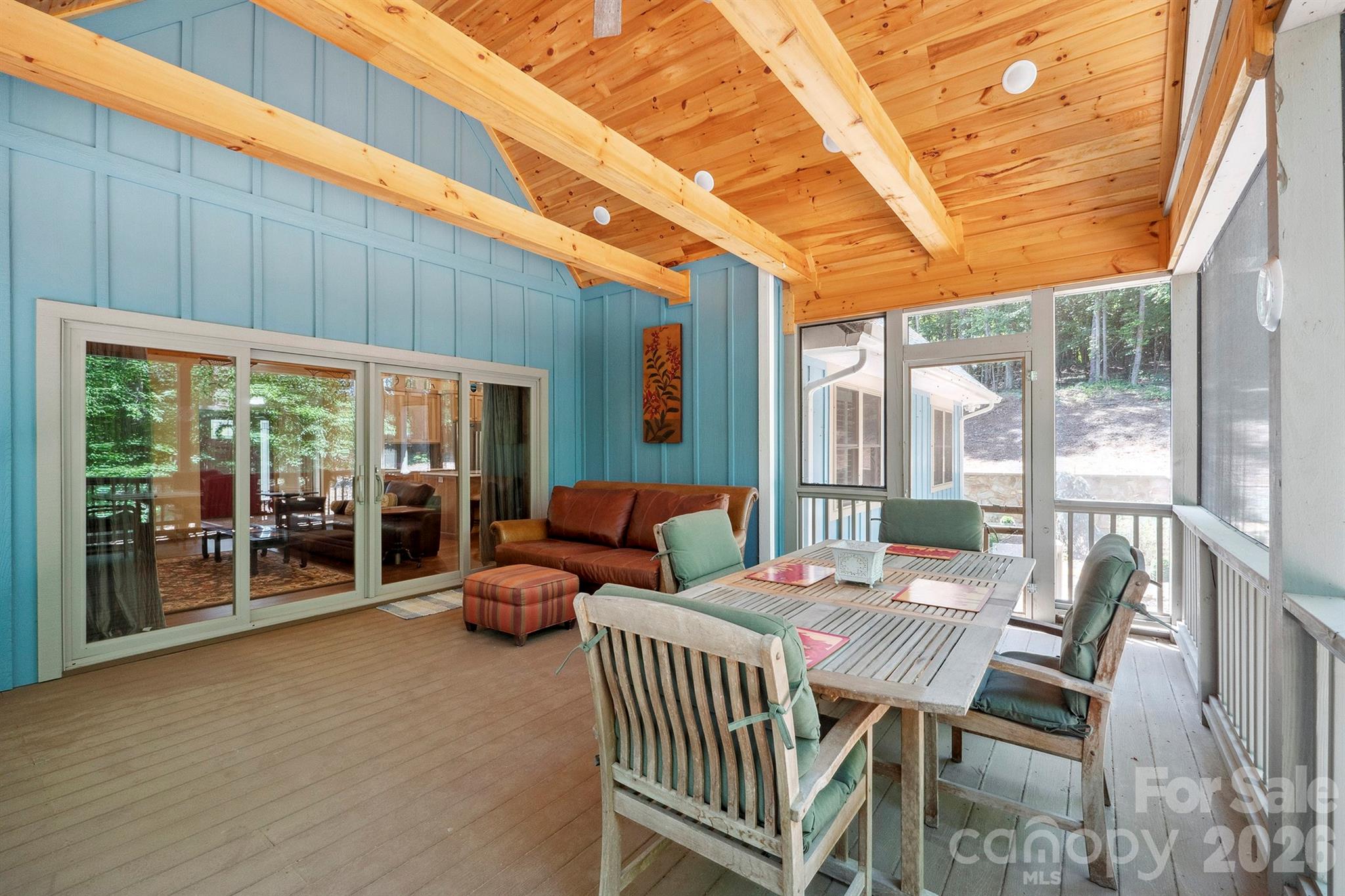 225 Henrys Glen Drive Property Photo 12