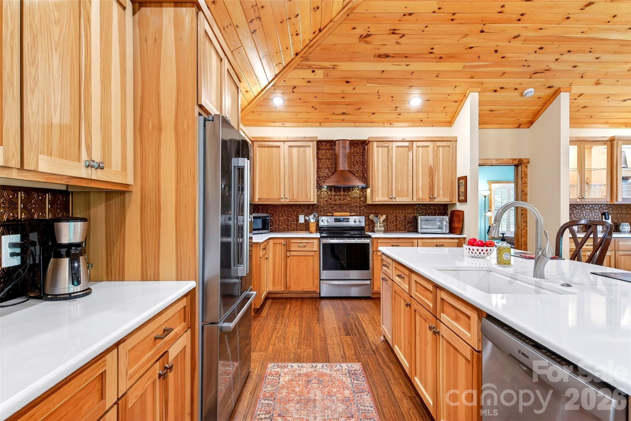 225 Henrys Glen Drive Property Photo 17