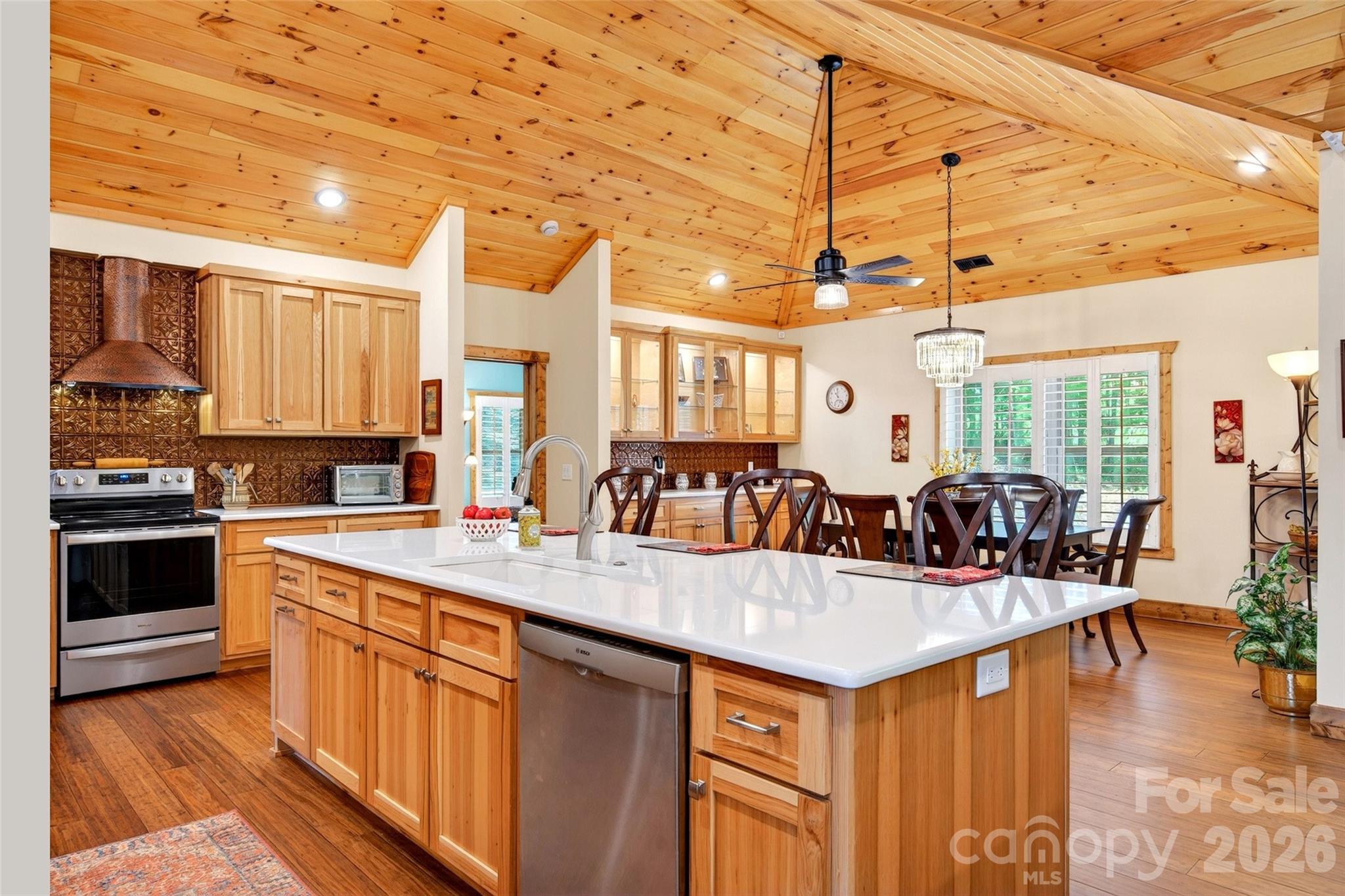 225 Henrys Glen Drive Property Photo 20
