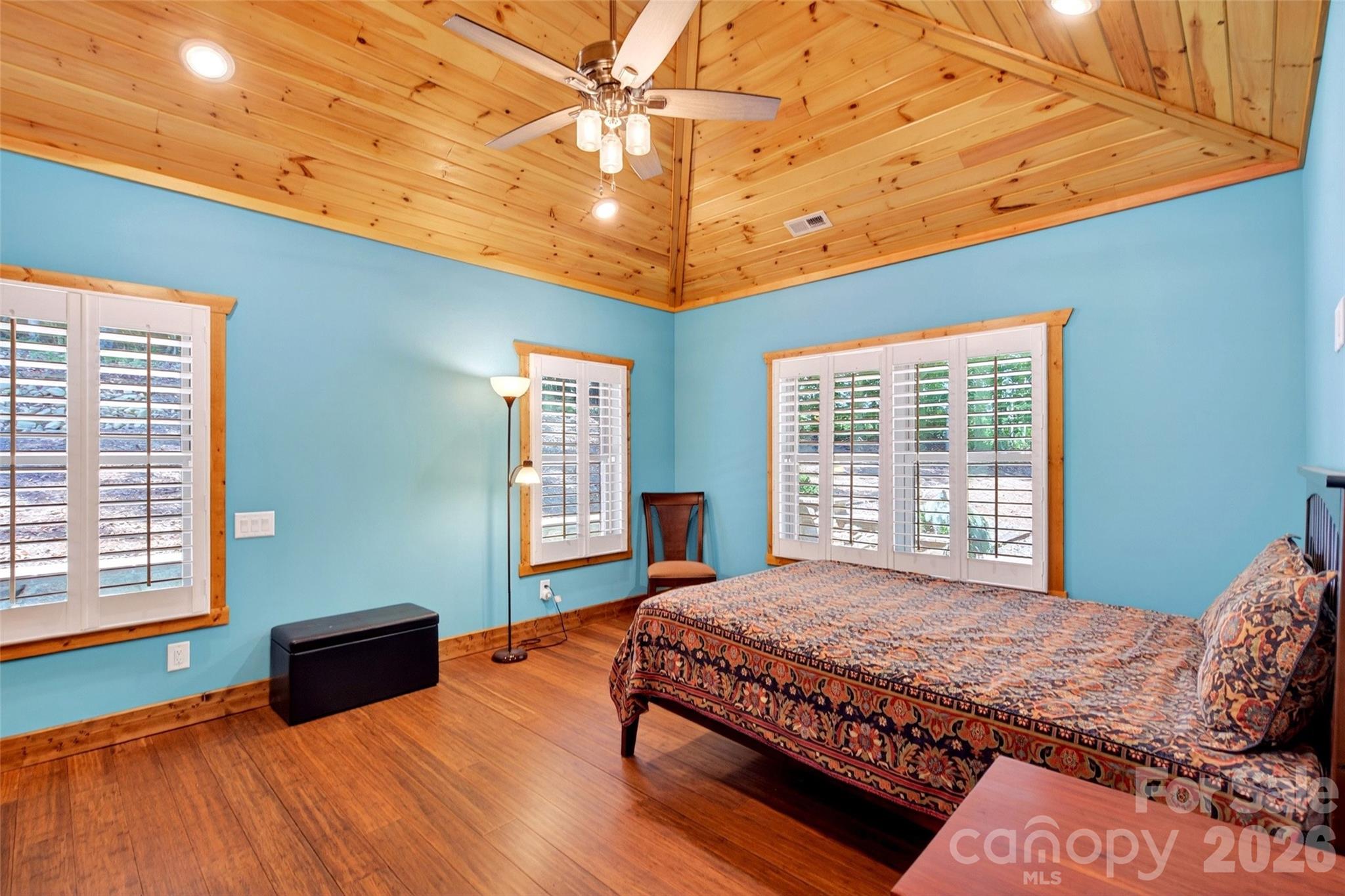 225 Henrys Glen Drive Property Photo 23