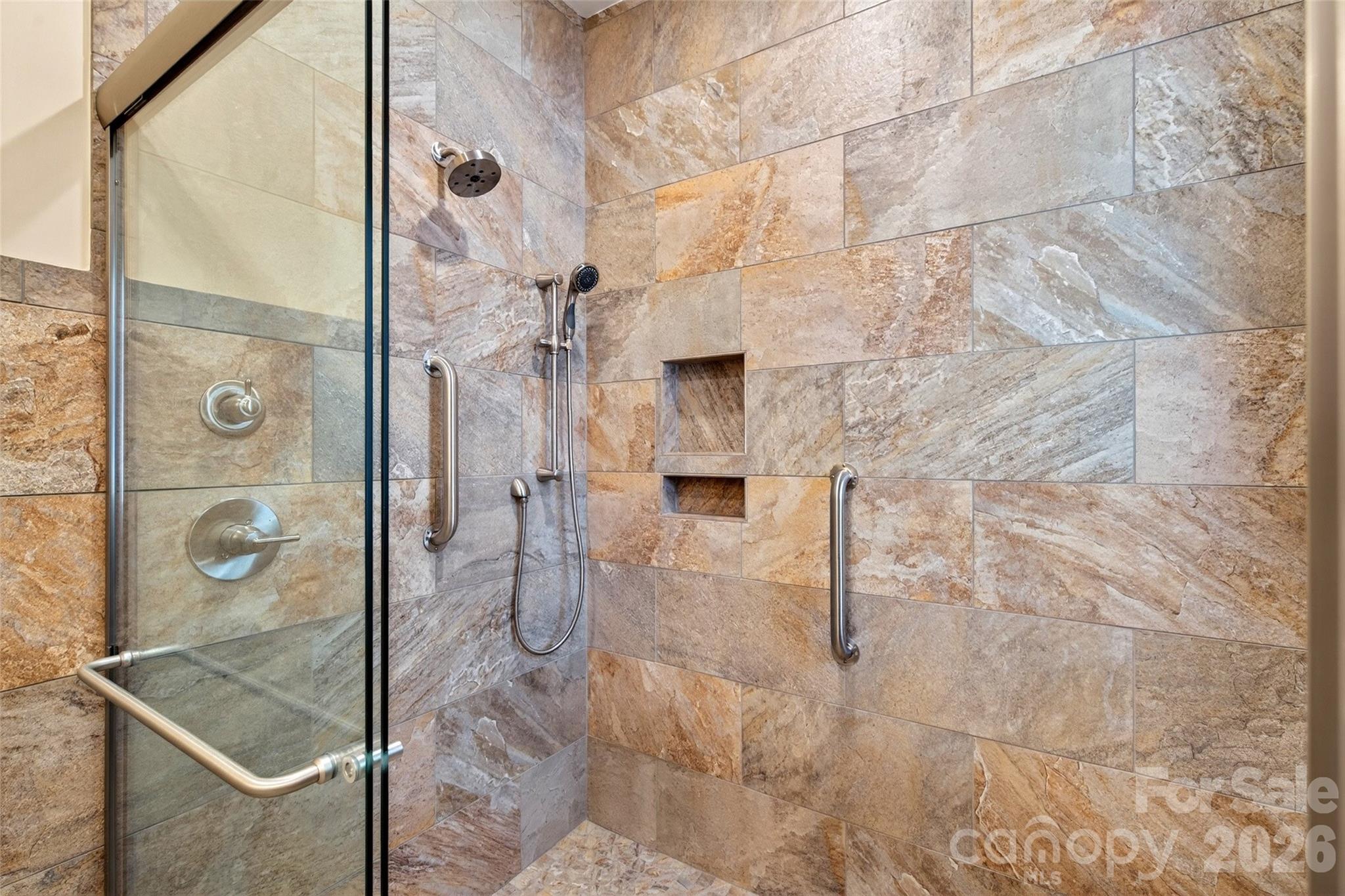 225 Henrys Glen Drive Property Photo 26