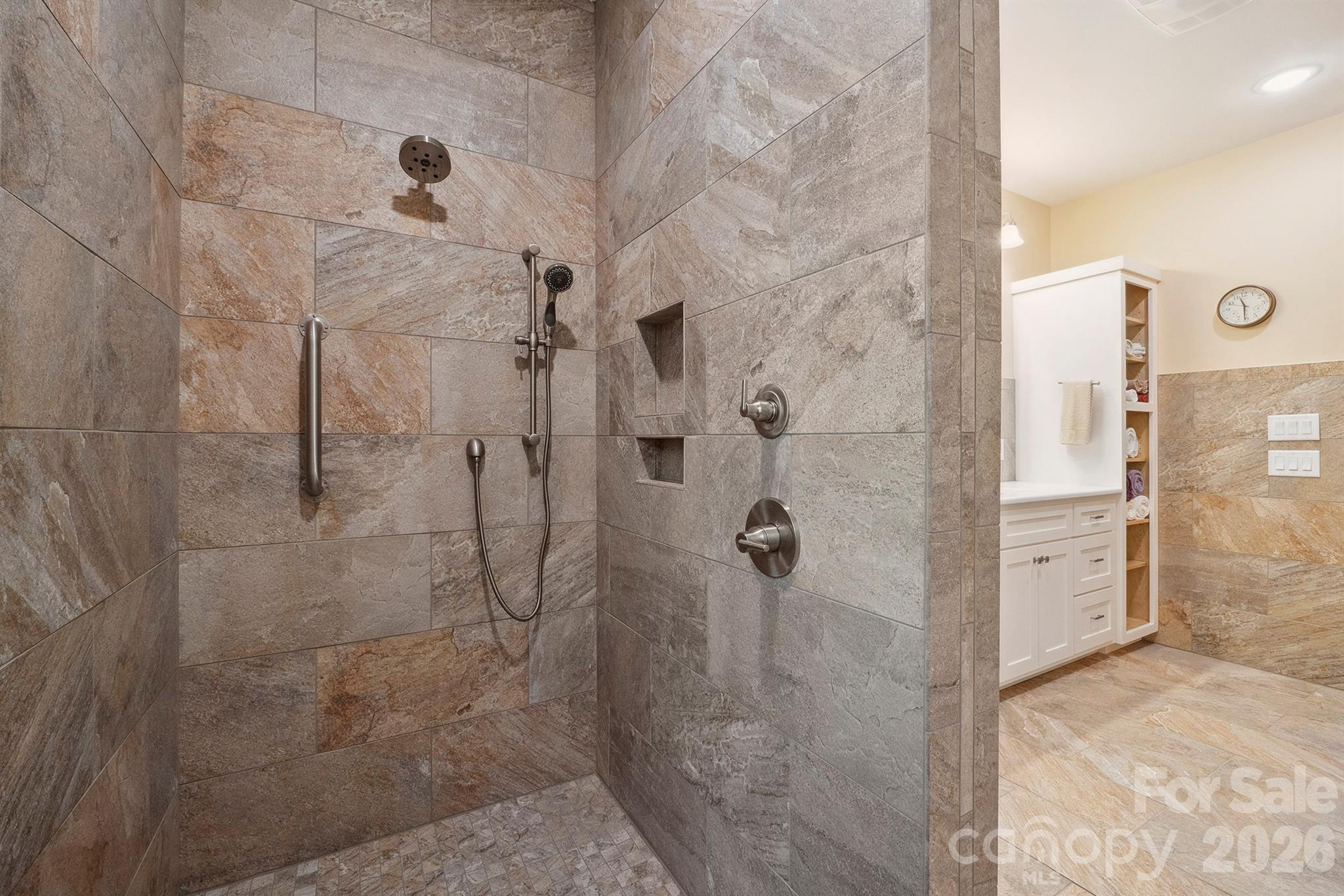 225 Henrys Glen Drive Property Photo 31