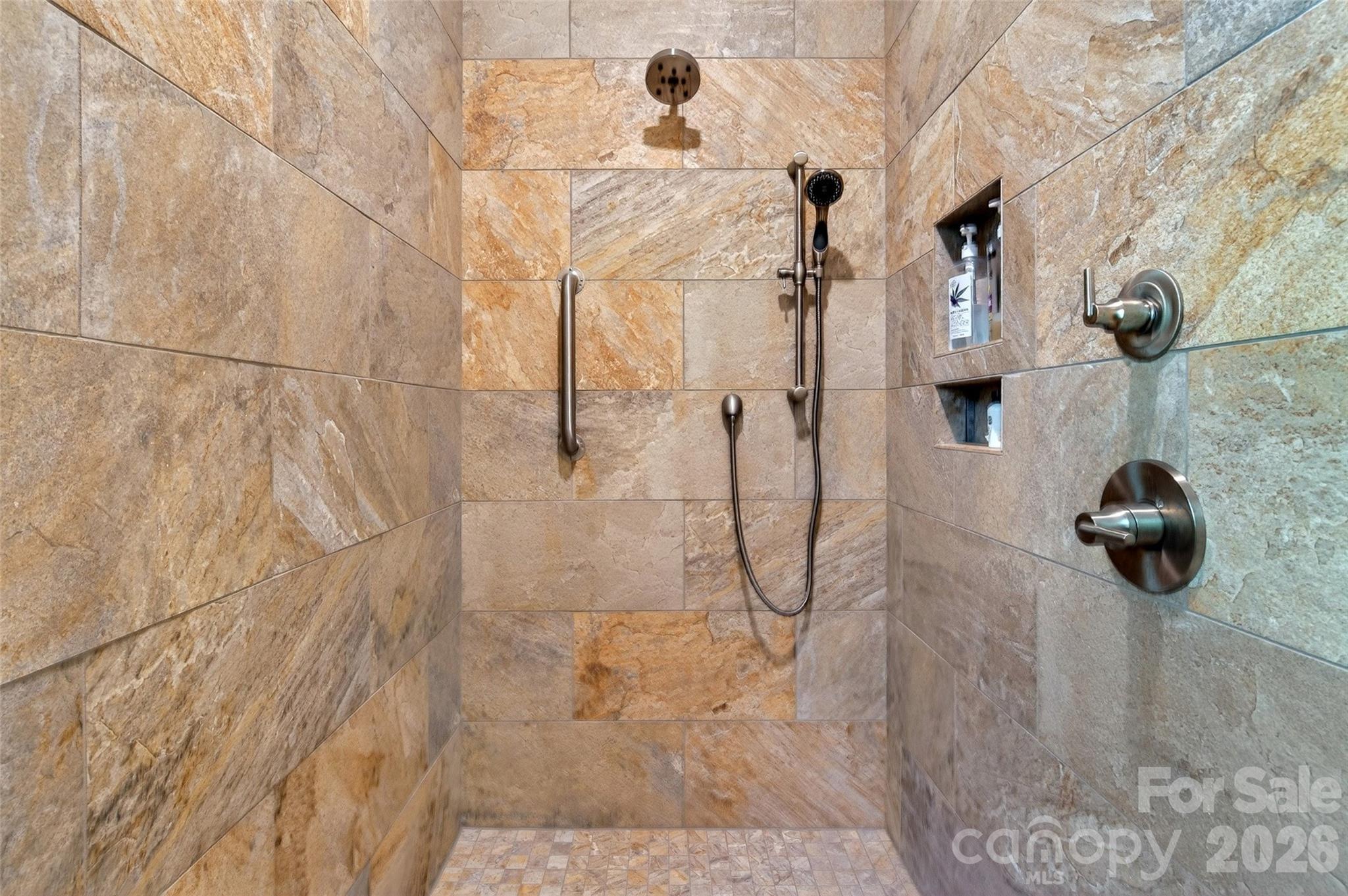 225 Henrys Glen Drive Property Photo 32