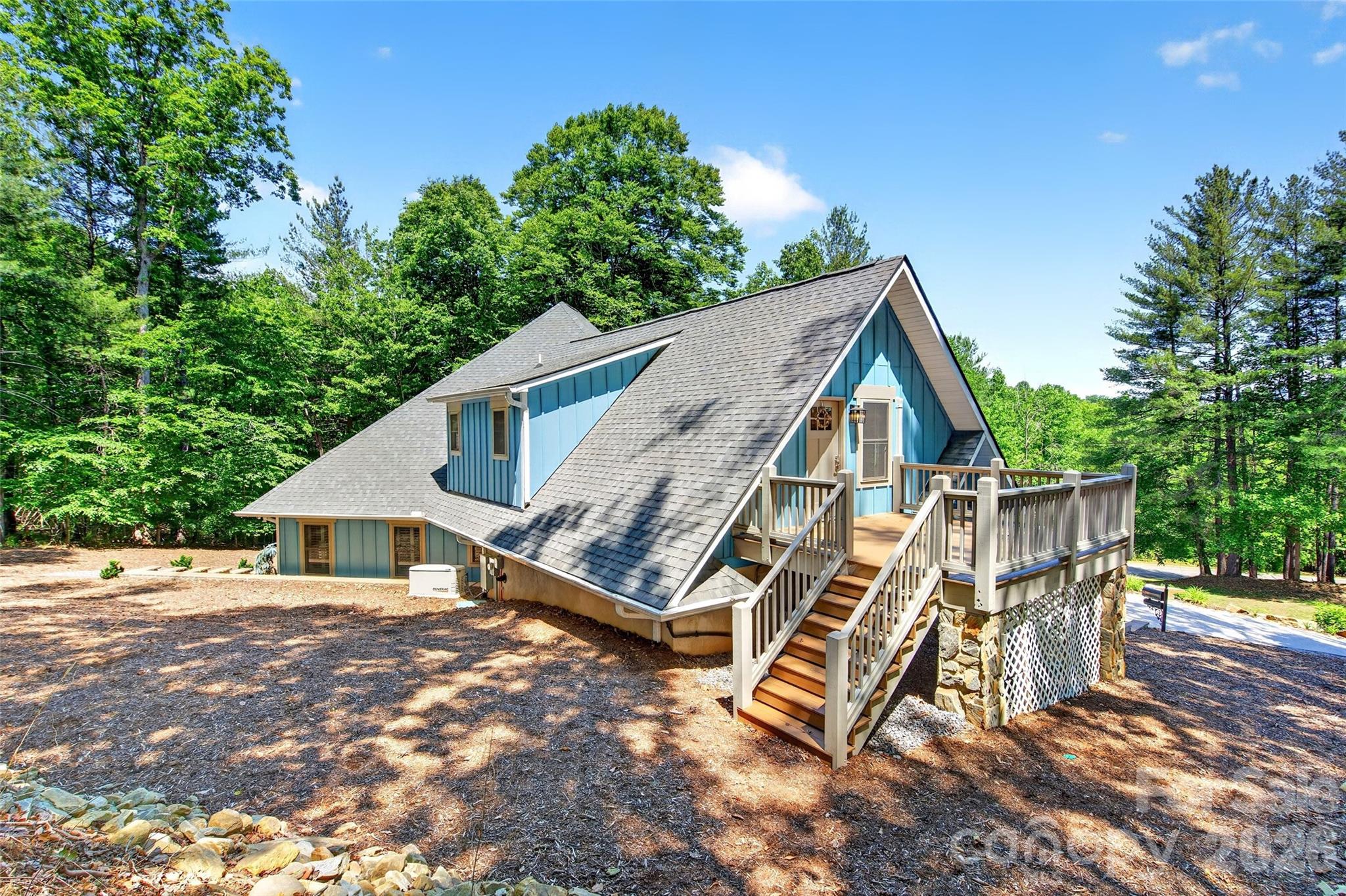 225 Henrys Glen Drive Property Photo 34
