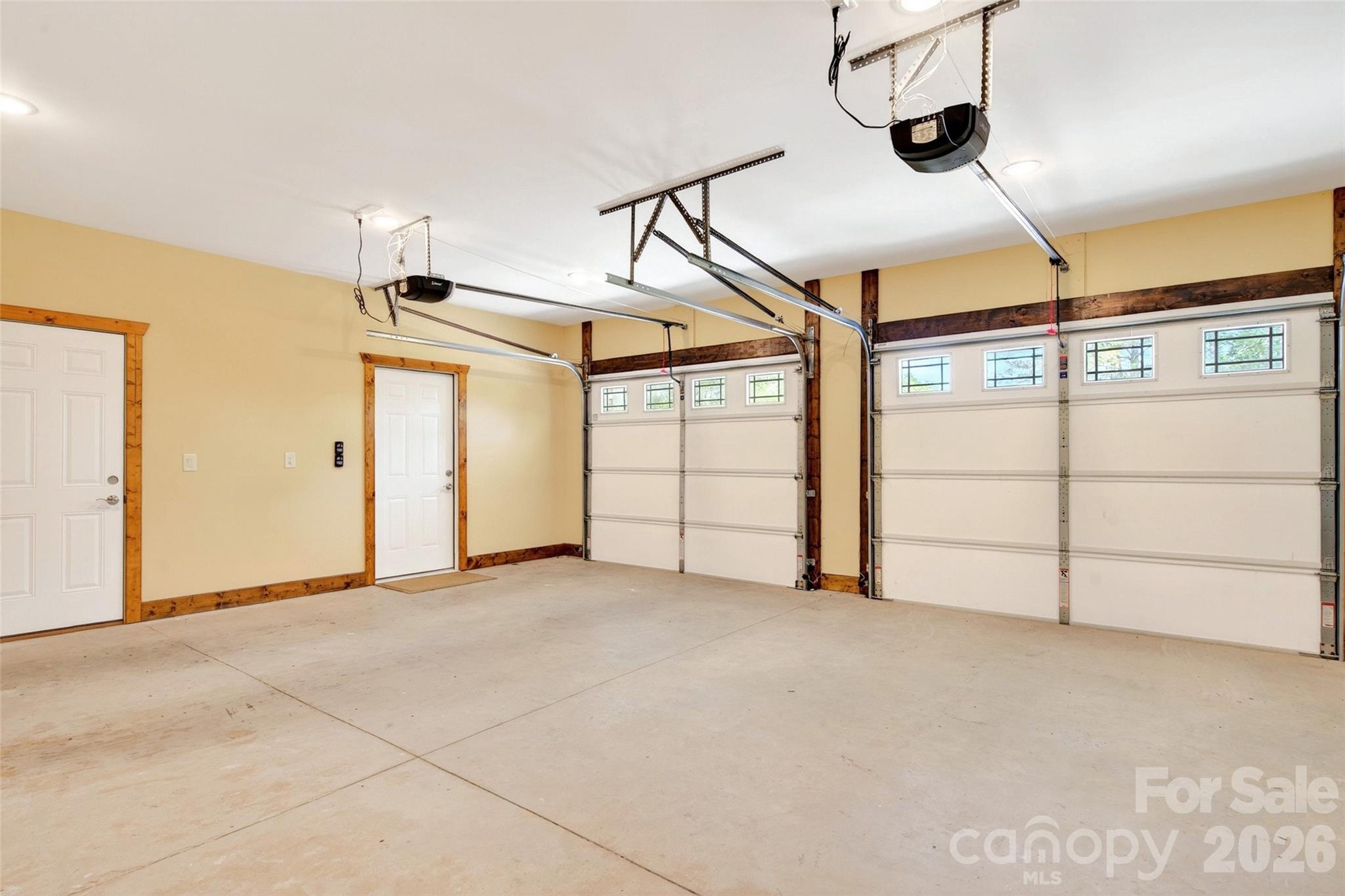 225 Henrys Glen Drive Property Photo 43