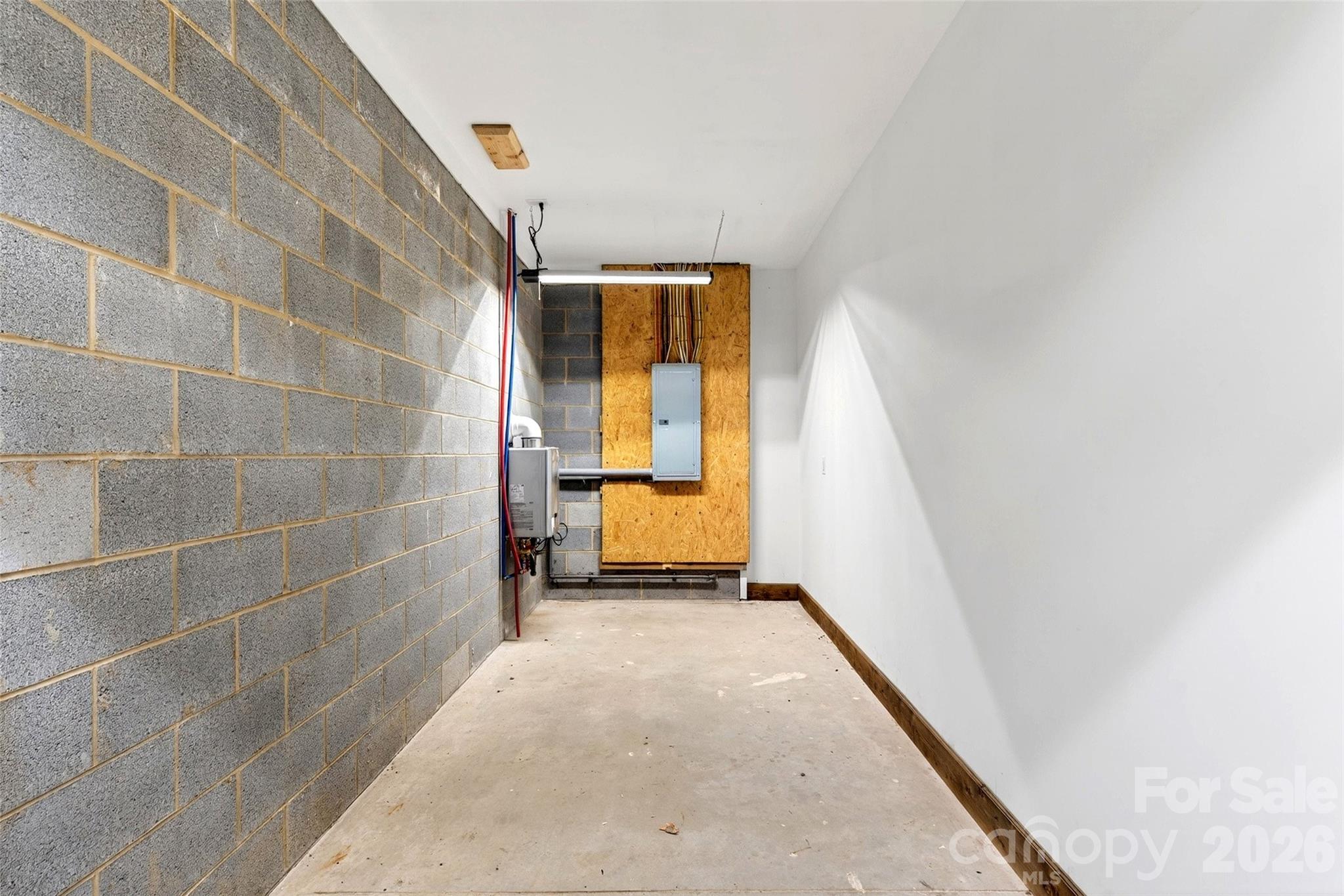 225 Henrys Glen Drive Property Photo 44
