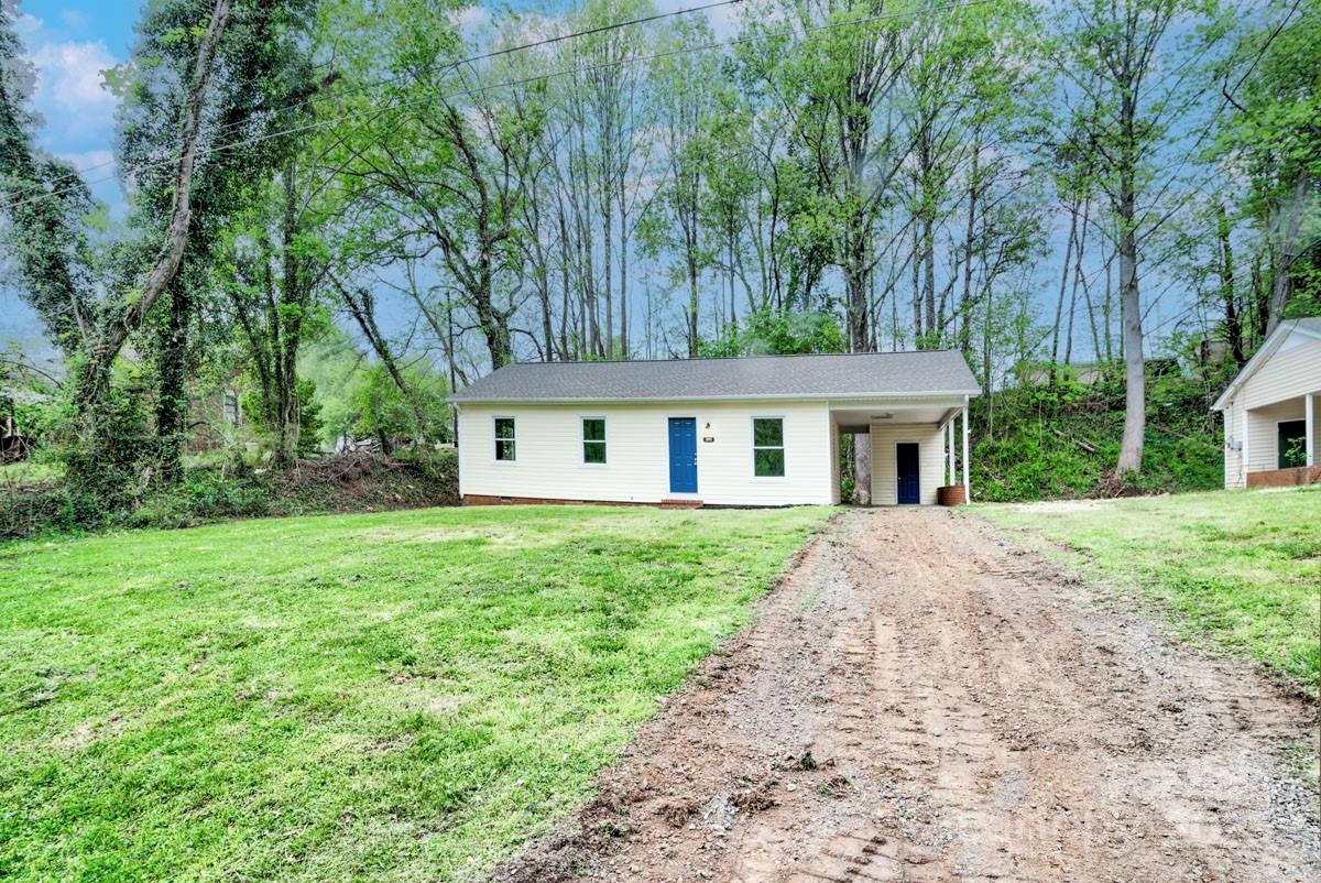 805 32nd Street Drive Property Photo 7