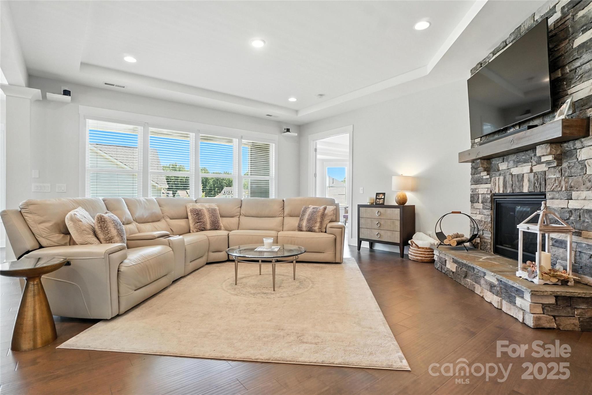 1085 Harbor Bay Drive Property Photo 8