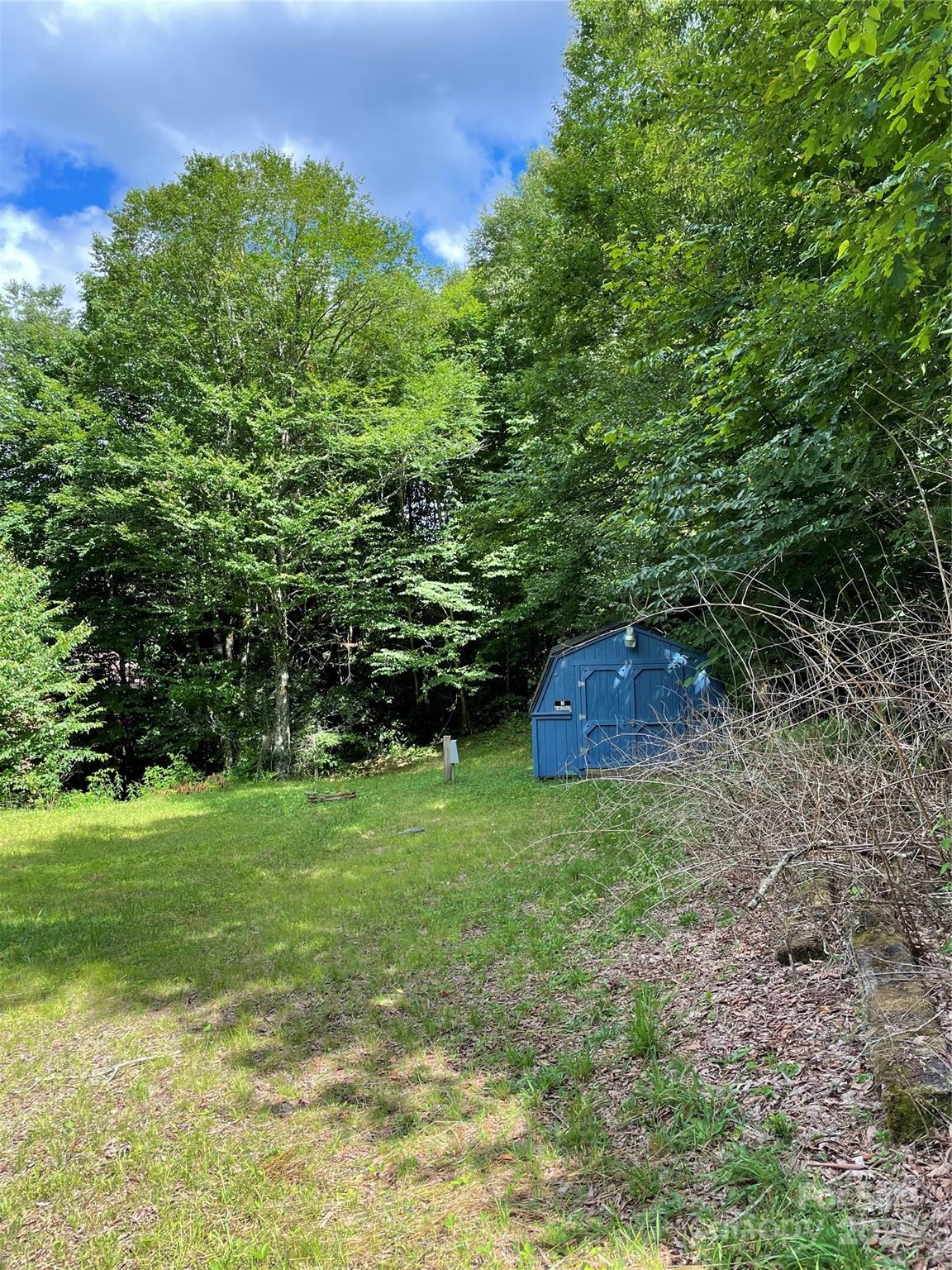 686 Mashstomp Road Property Photo 8
