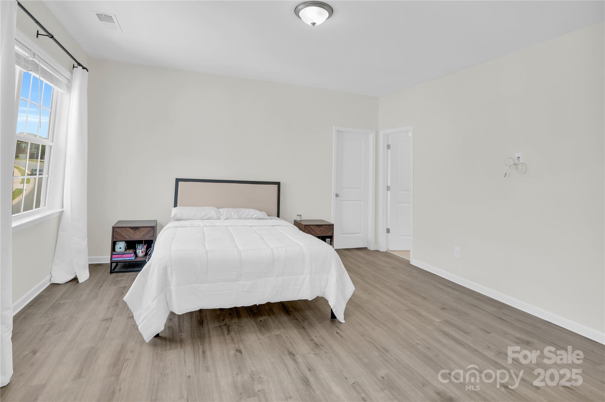 9786 Verdun Court Property Photo 24