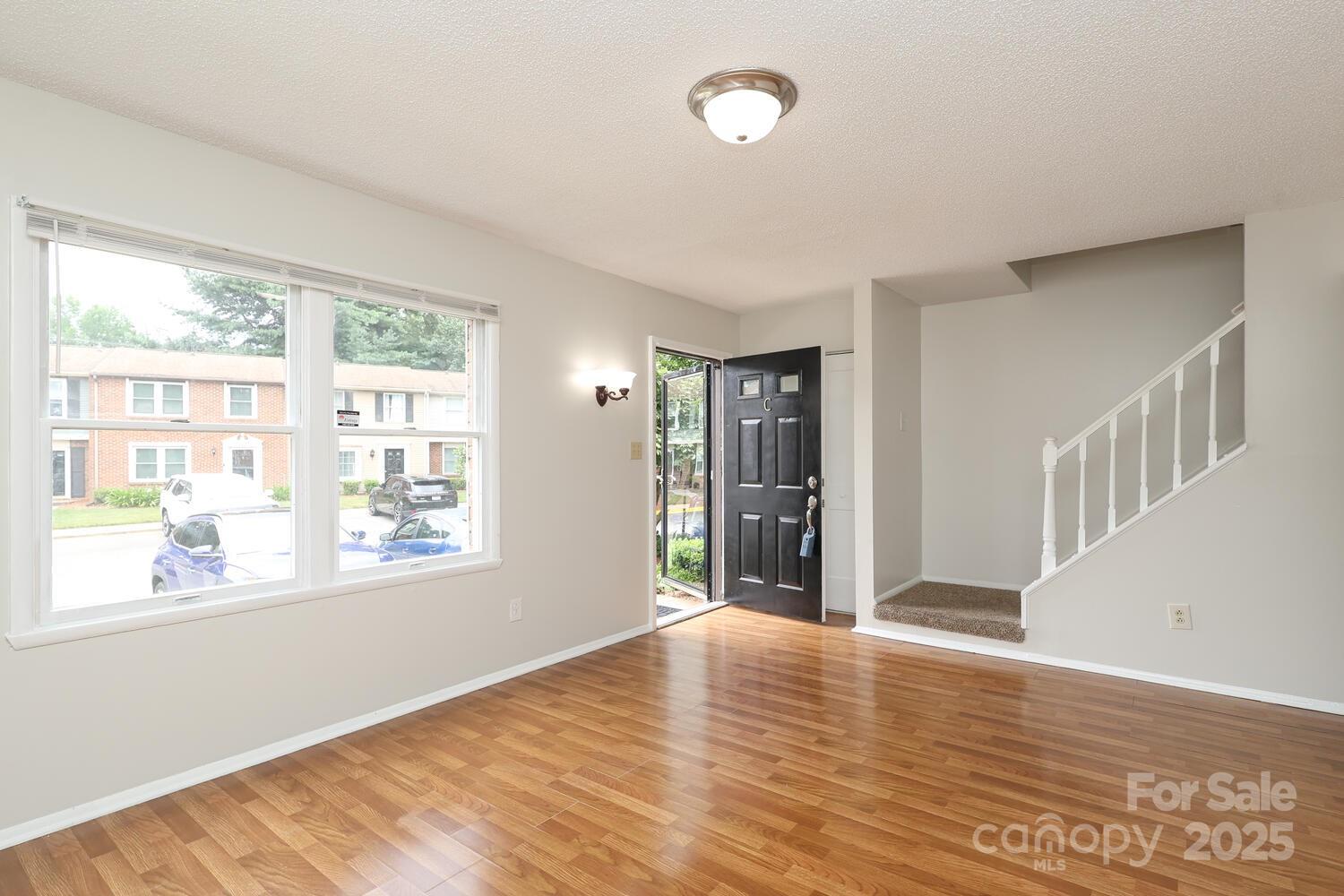 9403 Lexington Circle C Property Photo 5