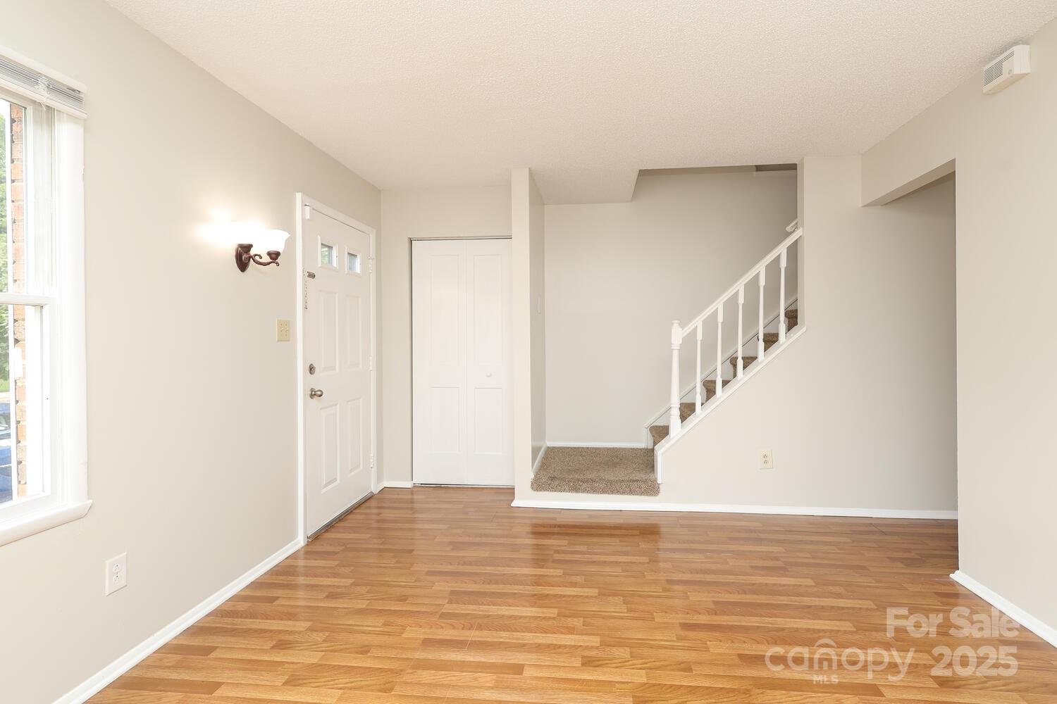 9403 Lexington Circle C Property Photo 6