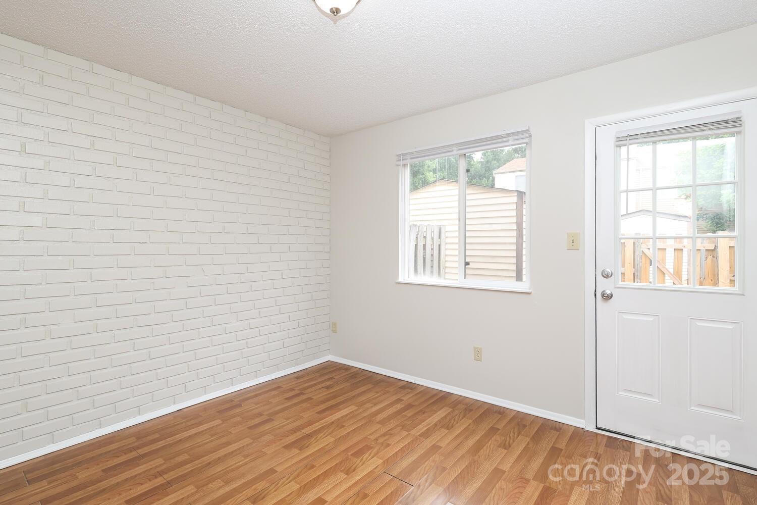 9403 Lexington Circle C Property Photo 16