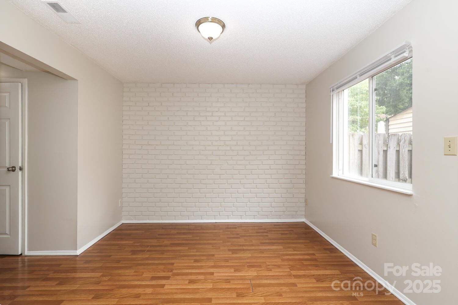 9403 Lexington Circle C Property Photo 17