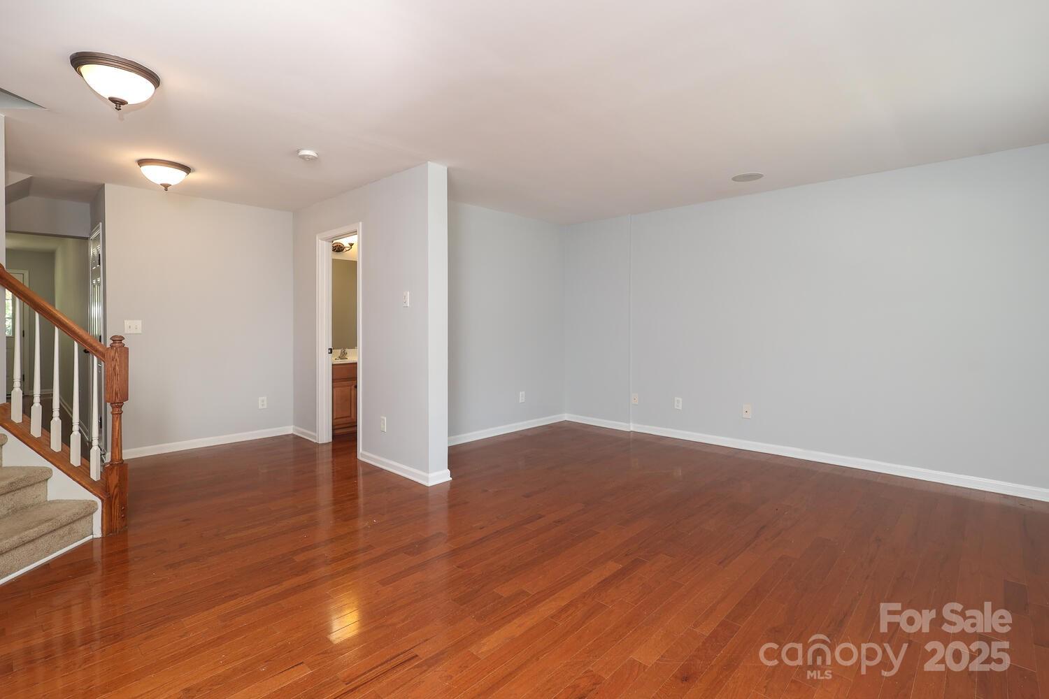 729 Naramore Street Property Photo 21