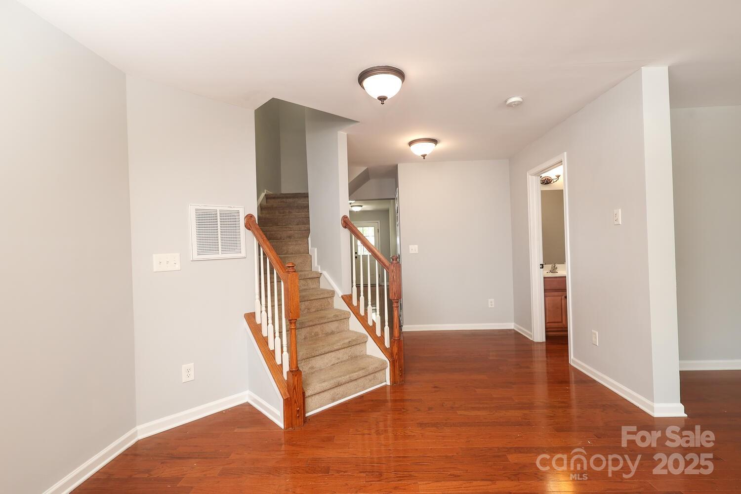 729 Naramore Street Property Photo 22