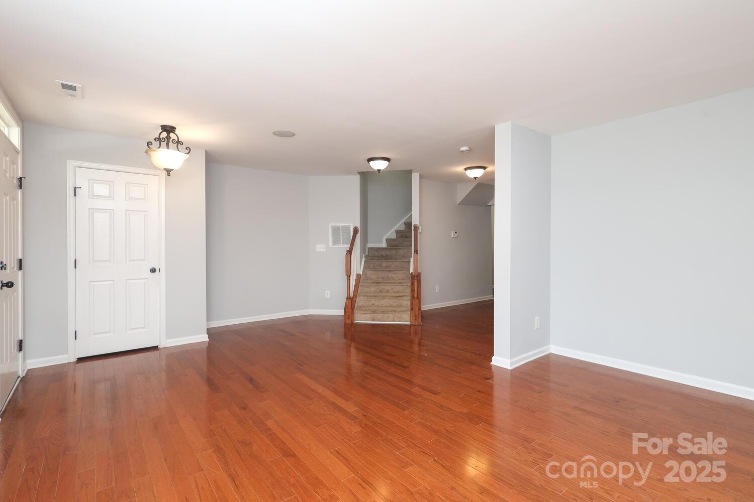 729 Naramore Street Property Photo 23