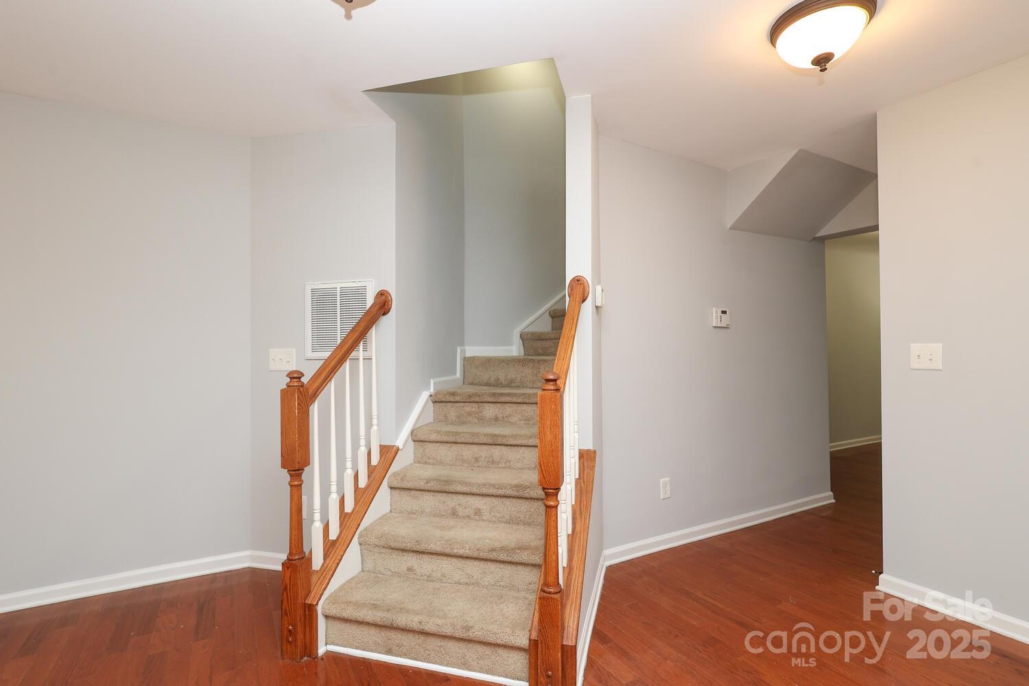 729 Naramore Street Property Photo 25