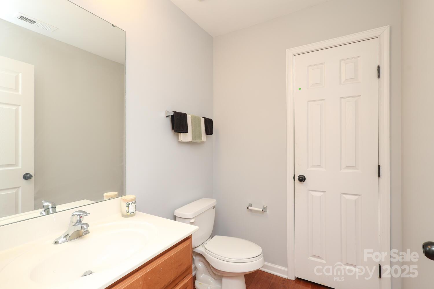 729 Naramore Street Property Photo 27
