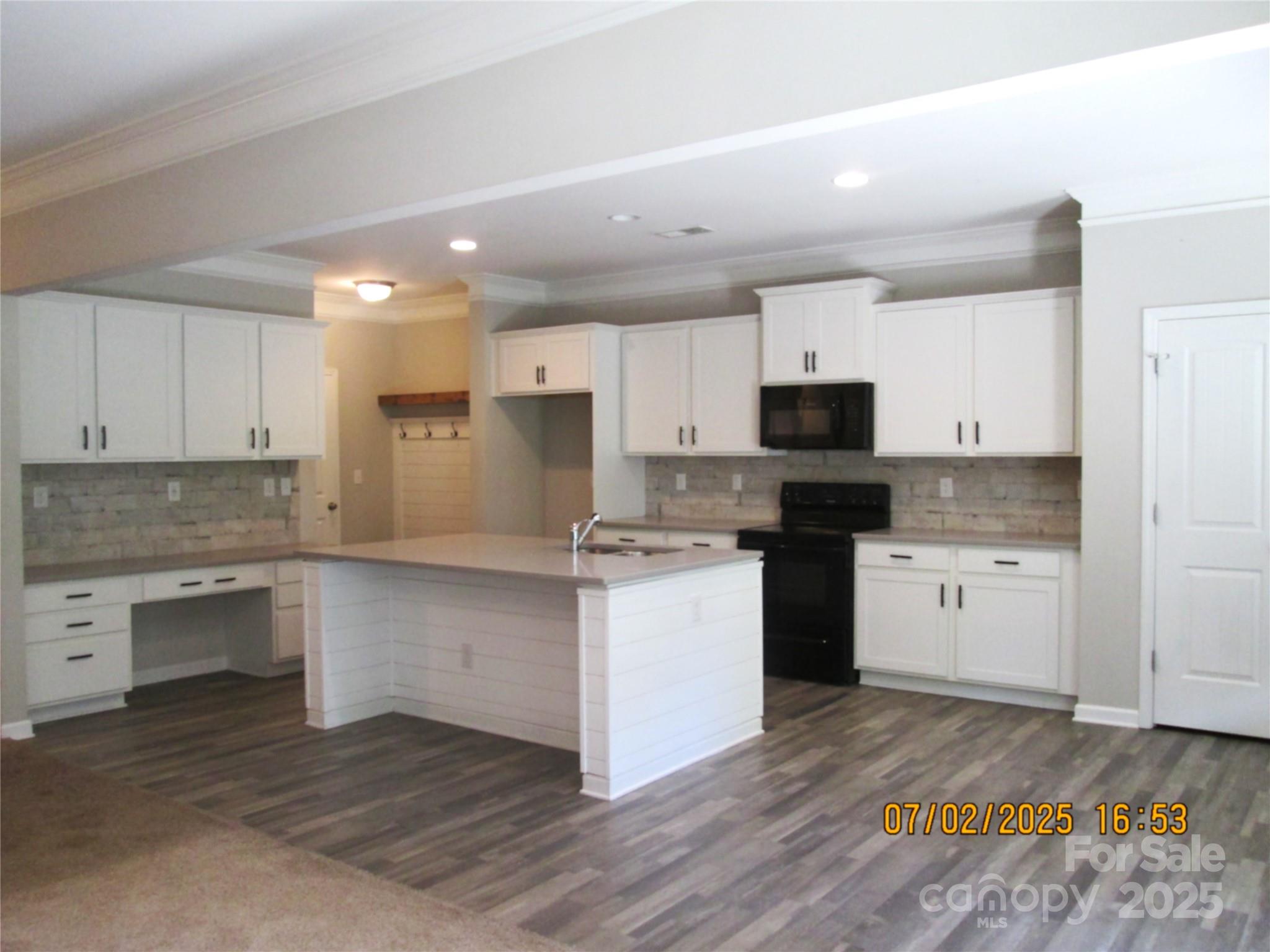 504 Stone River Parkway Property Photo 11