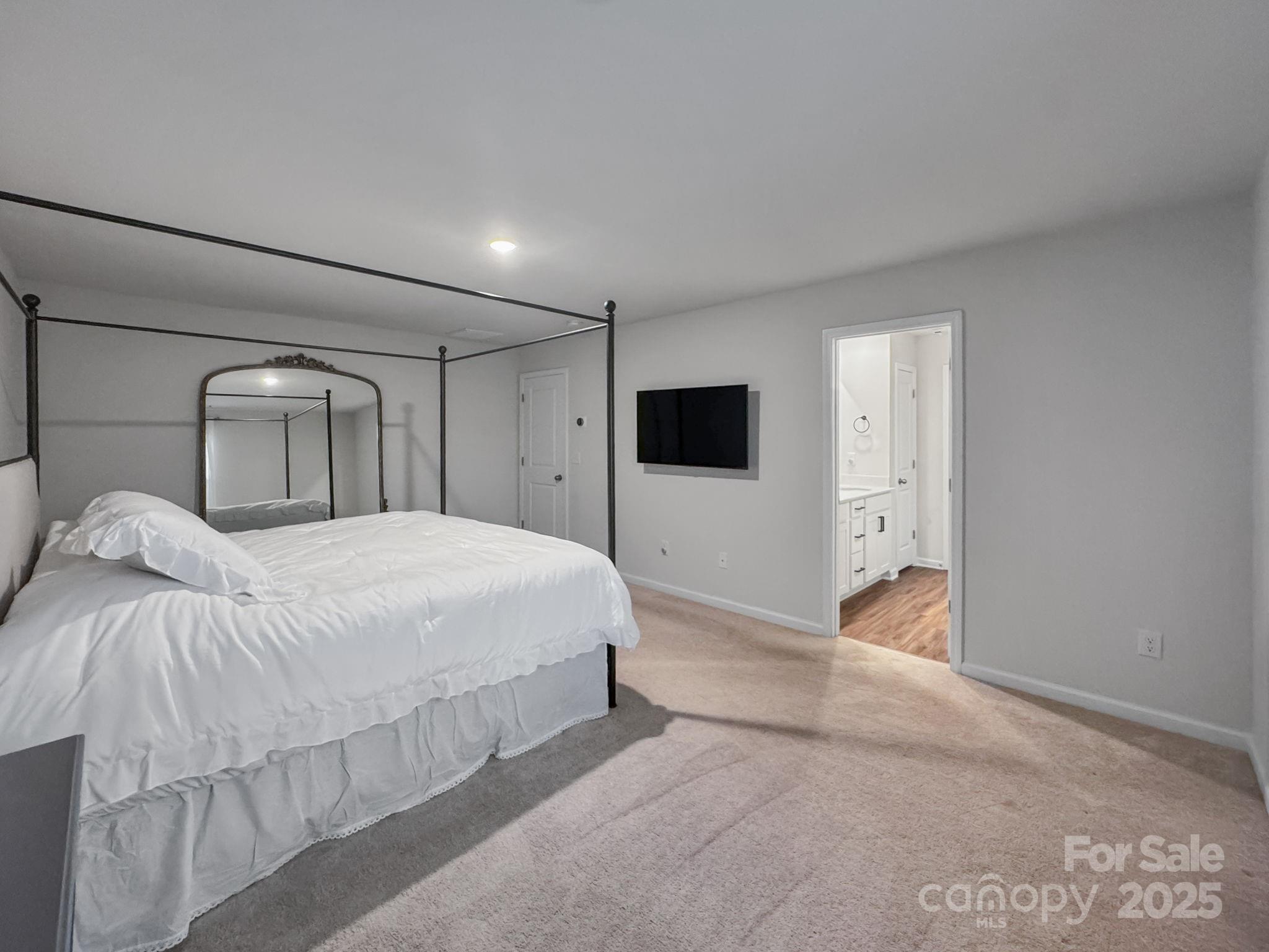 2807 Oldfield Drive Property Photo 18