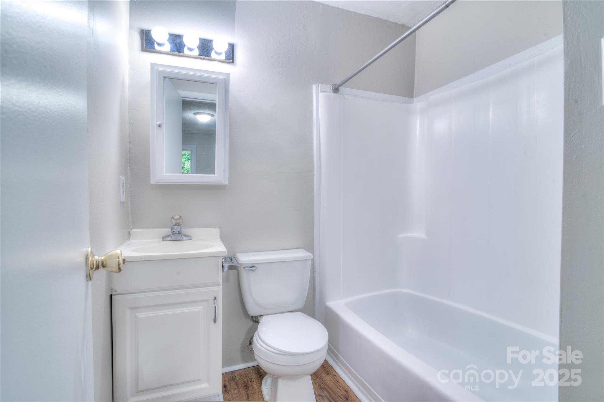 817 32nd Street Drive Property Photo 10