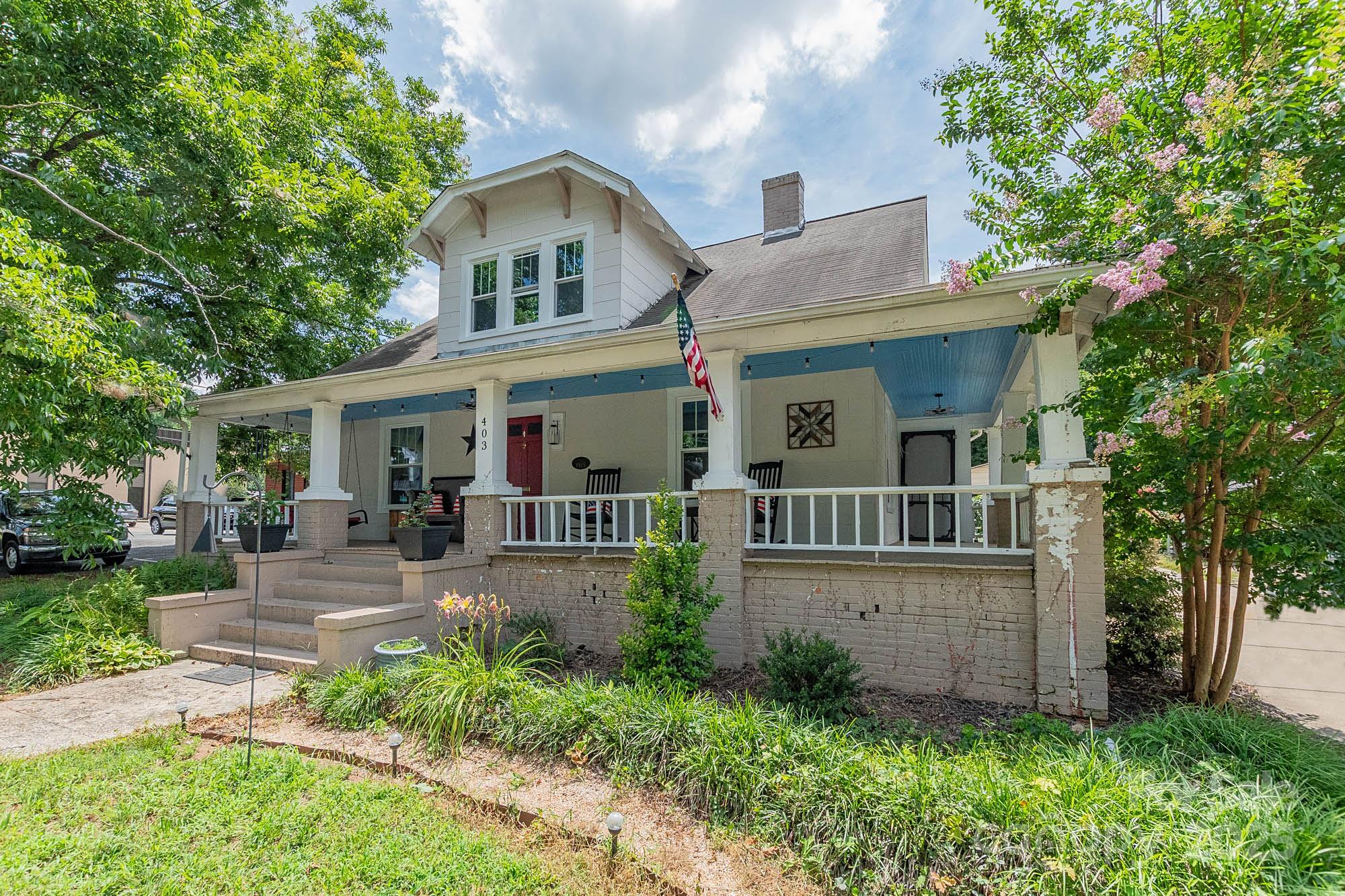 403 W Center Street Property Photo 1