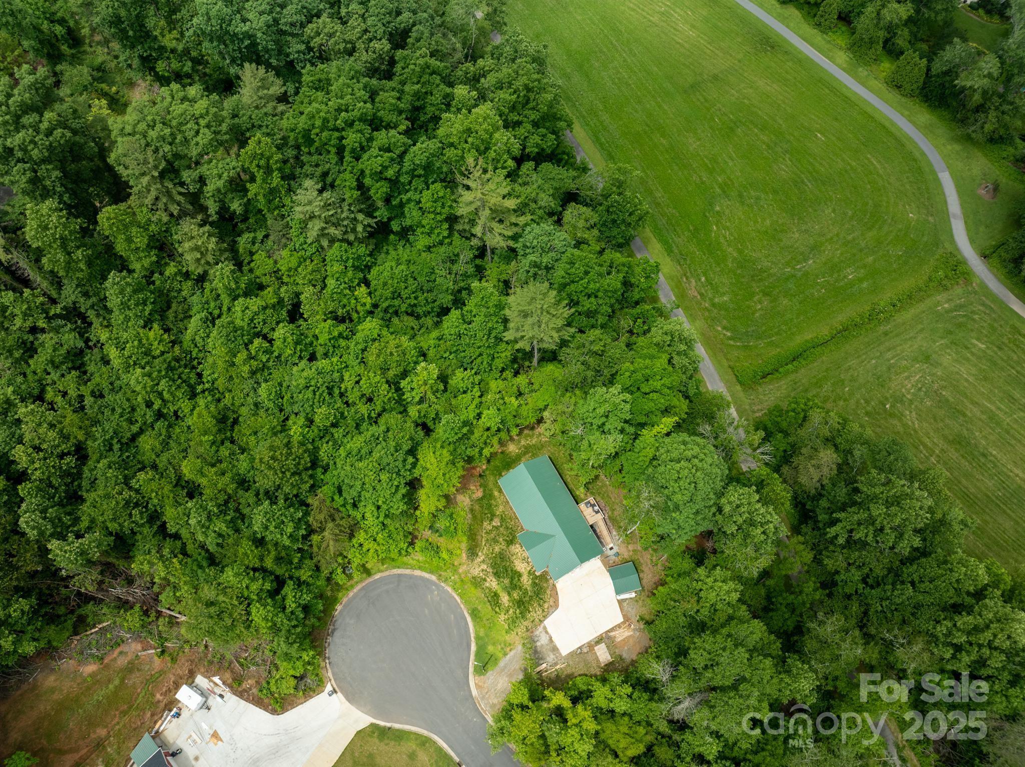 1047 Williamsburg Drive Property Photo 8