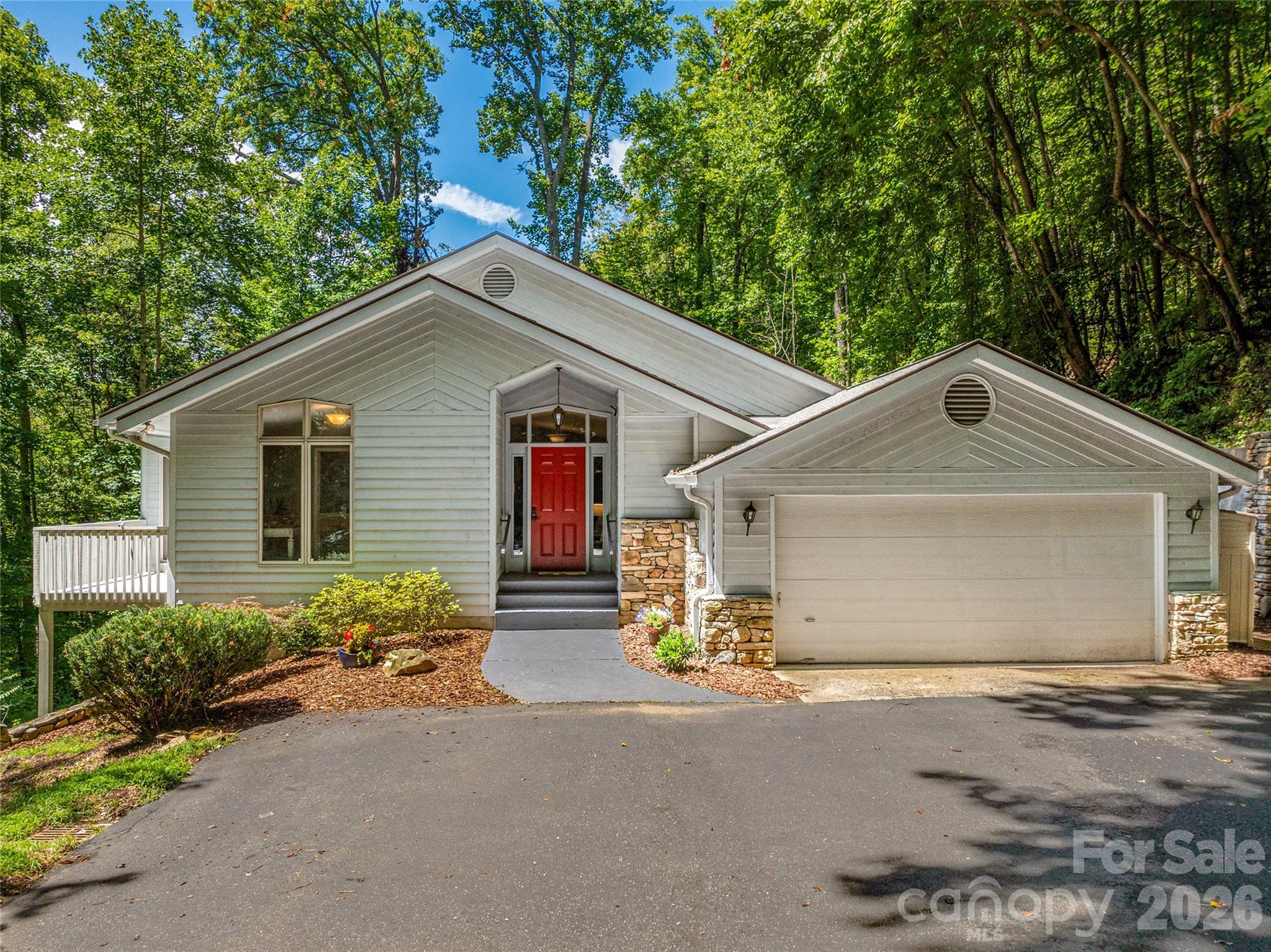 150 Sondley Parkway Property Photo 3