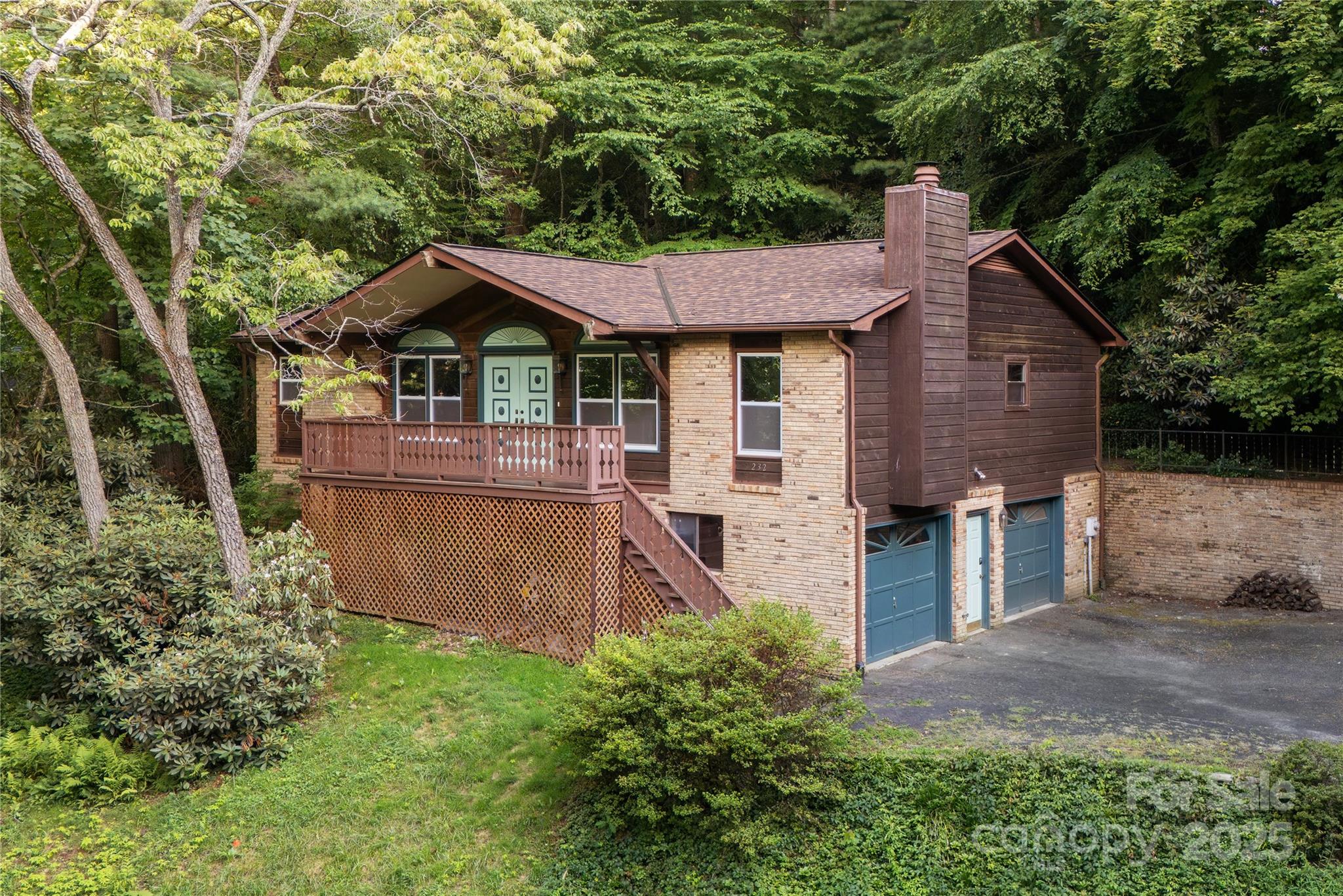 232 Stone Brook Drive Property Photo 1