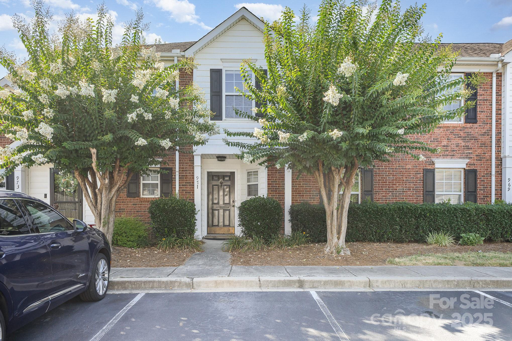 971 Heritage Parkway Property Photo 1