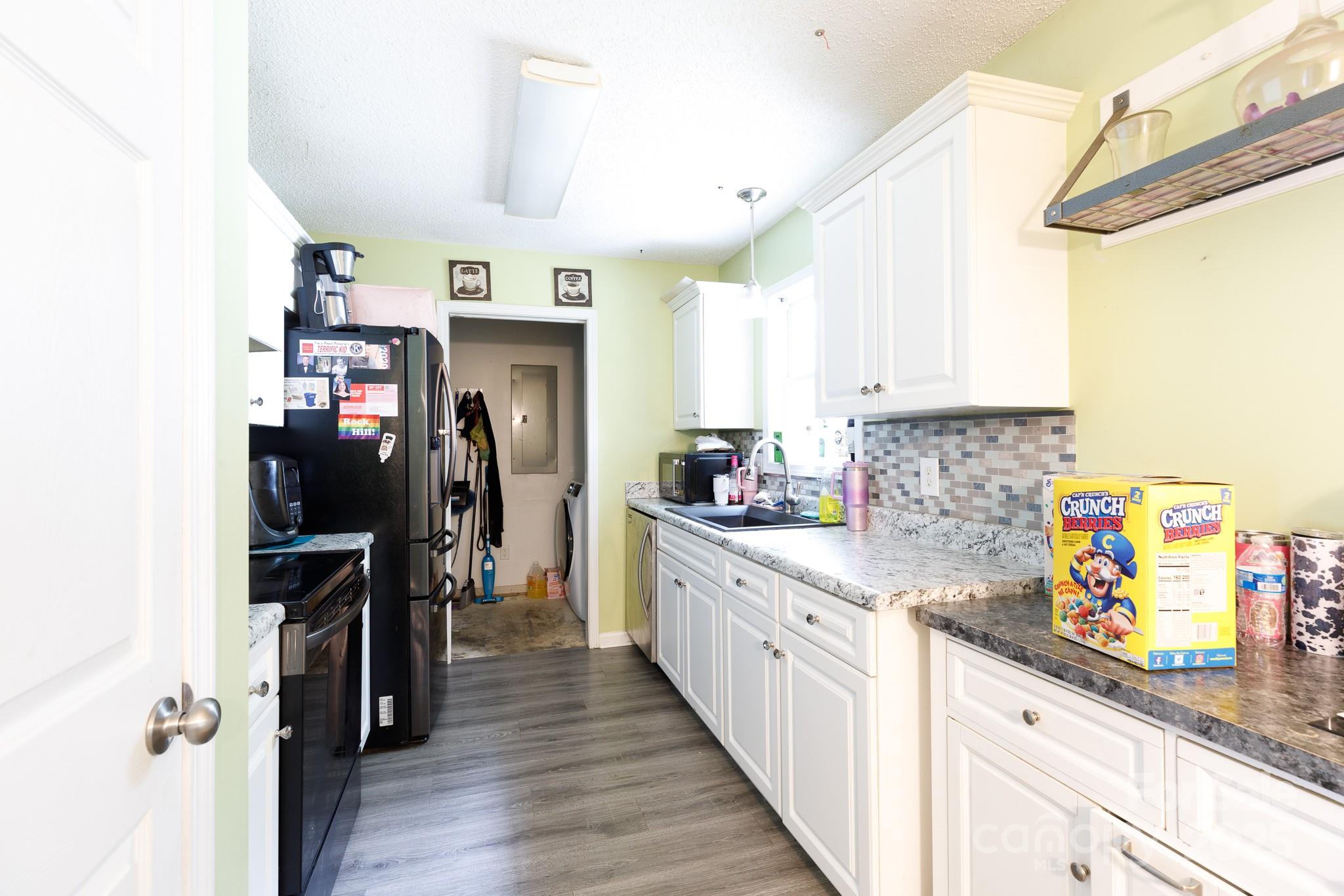2260 Nuthatch Drive Property Photo 3