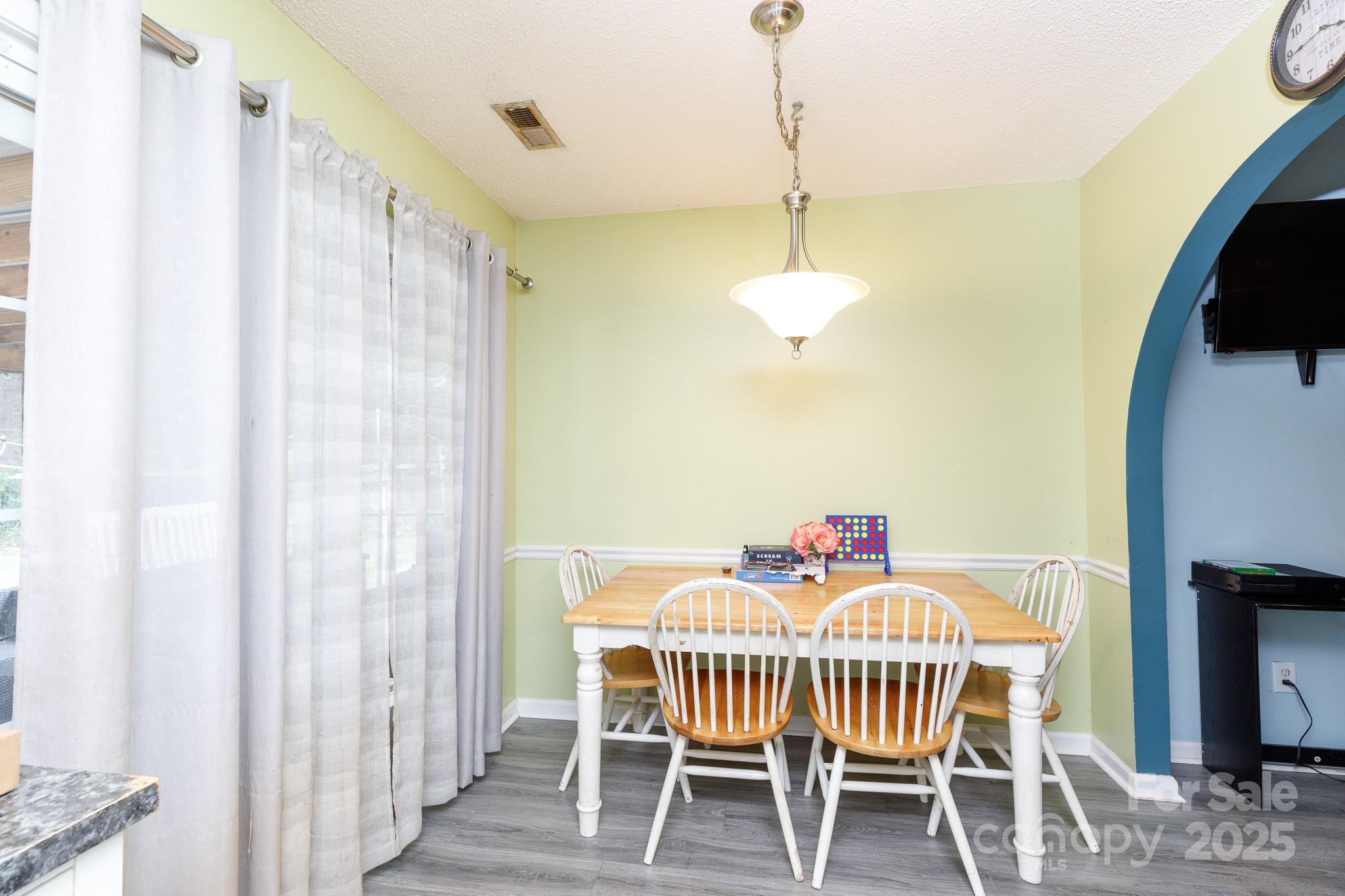 2260 Nuthatch Drive Property Photo 6
