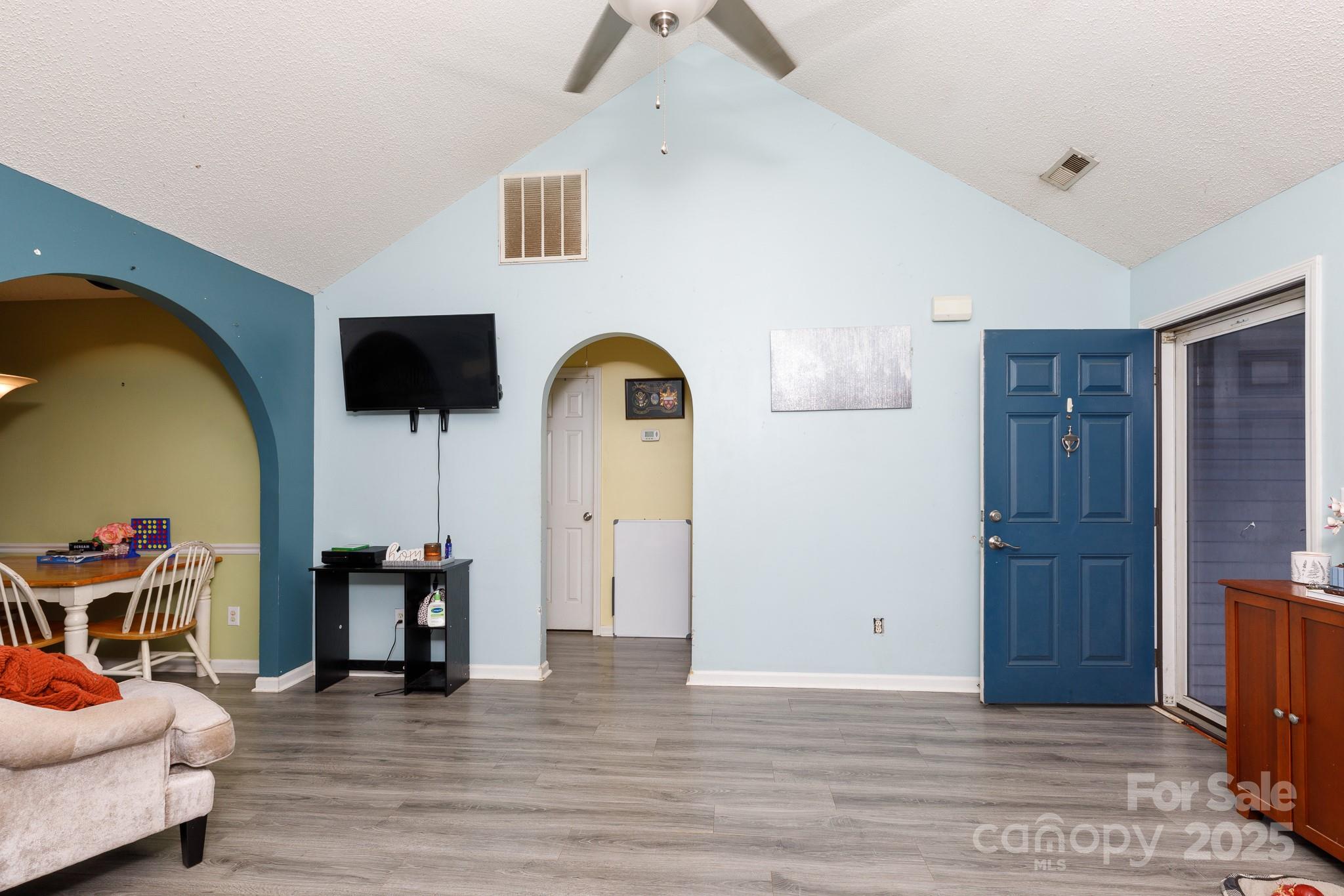 2260 Nuthatch Drive Property Photo 12