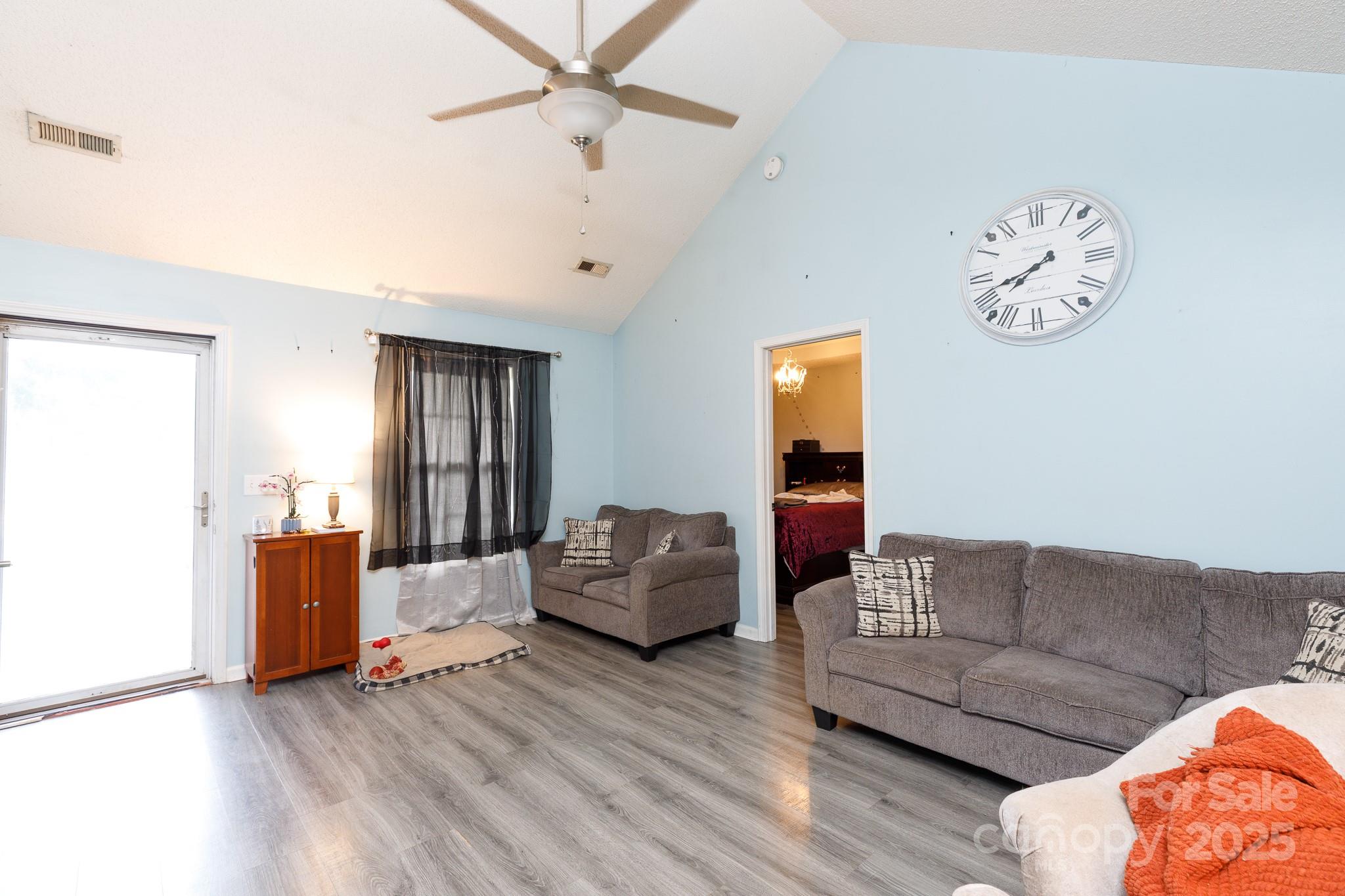 2260 Nuthatch Drive Property Photo 13
